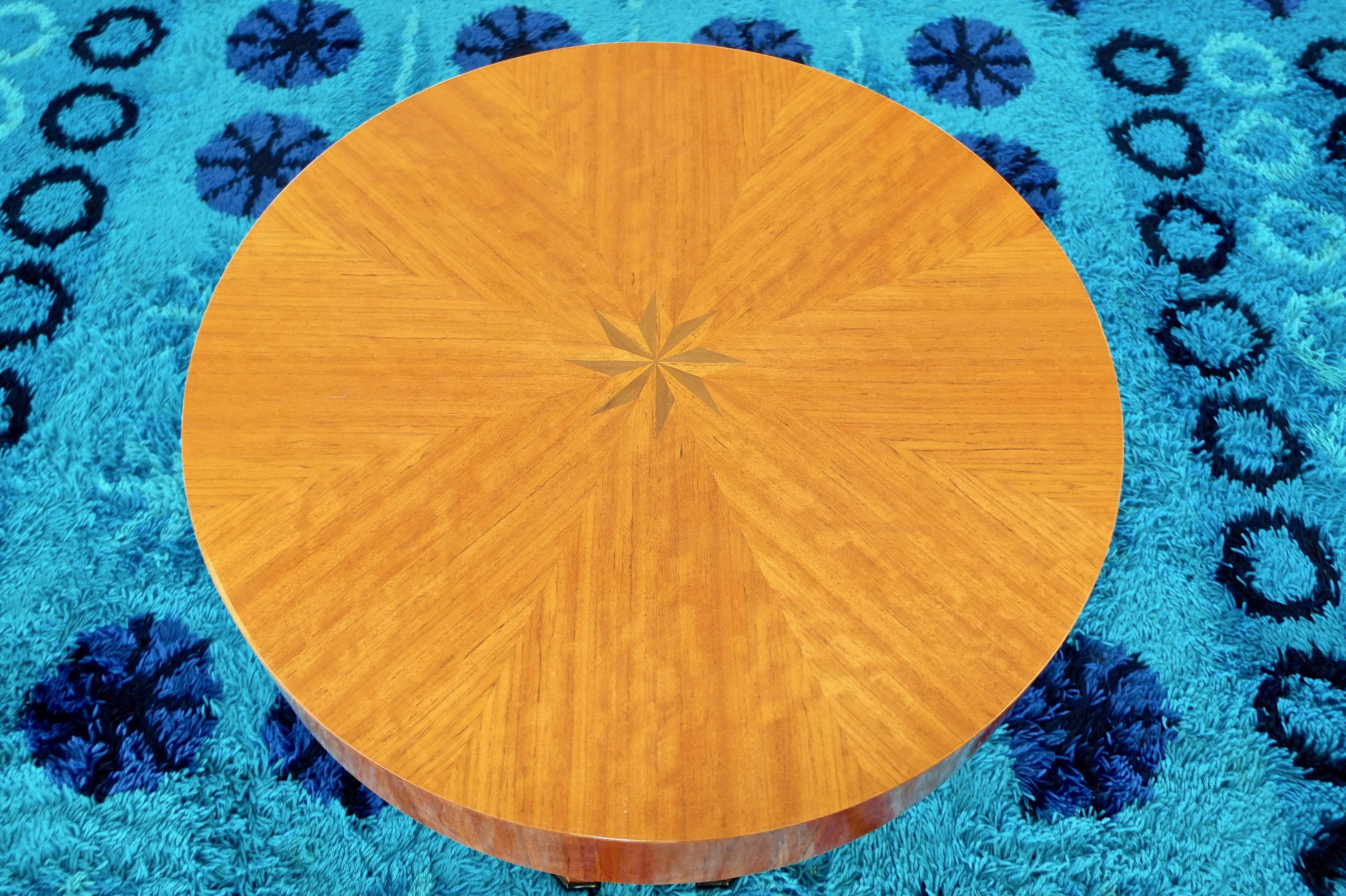 Studio Craft Tropical Olive Wood Pedestal Tisch von Gregg Lipton (Biedermeier) im Angebot