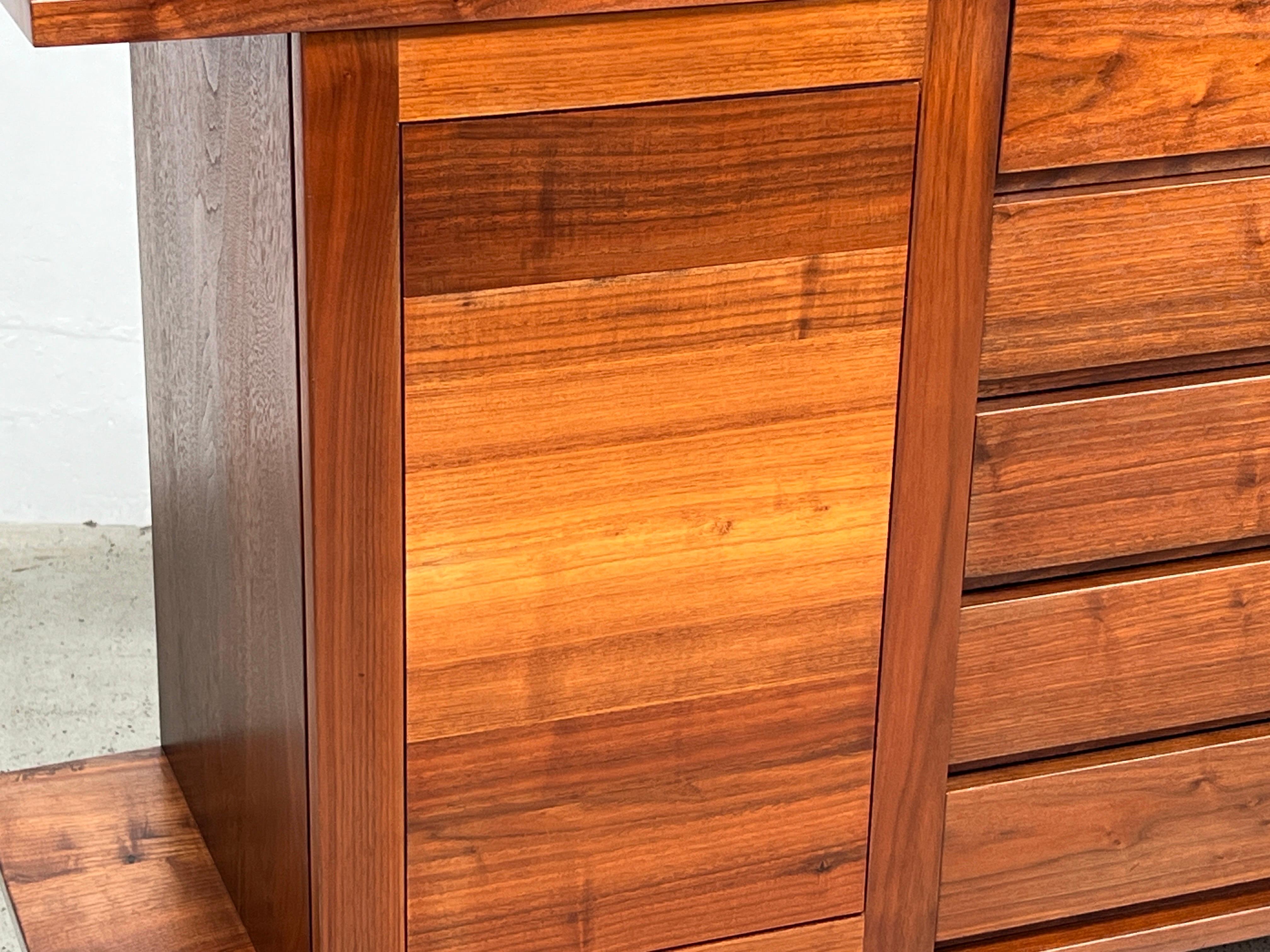 Studio A Cabinet in noce in vendita 14
