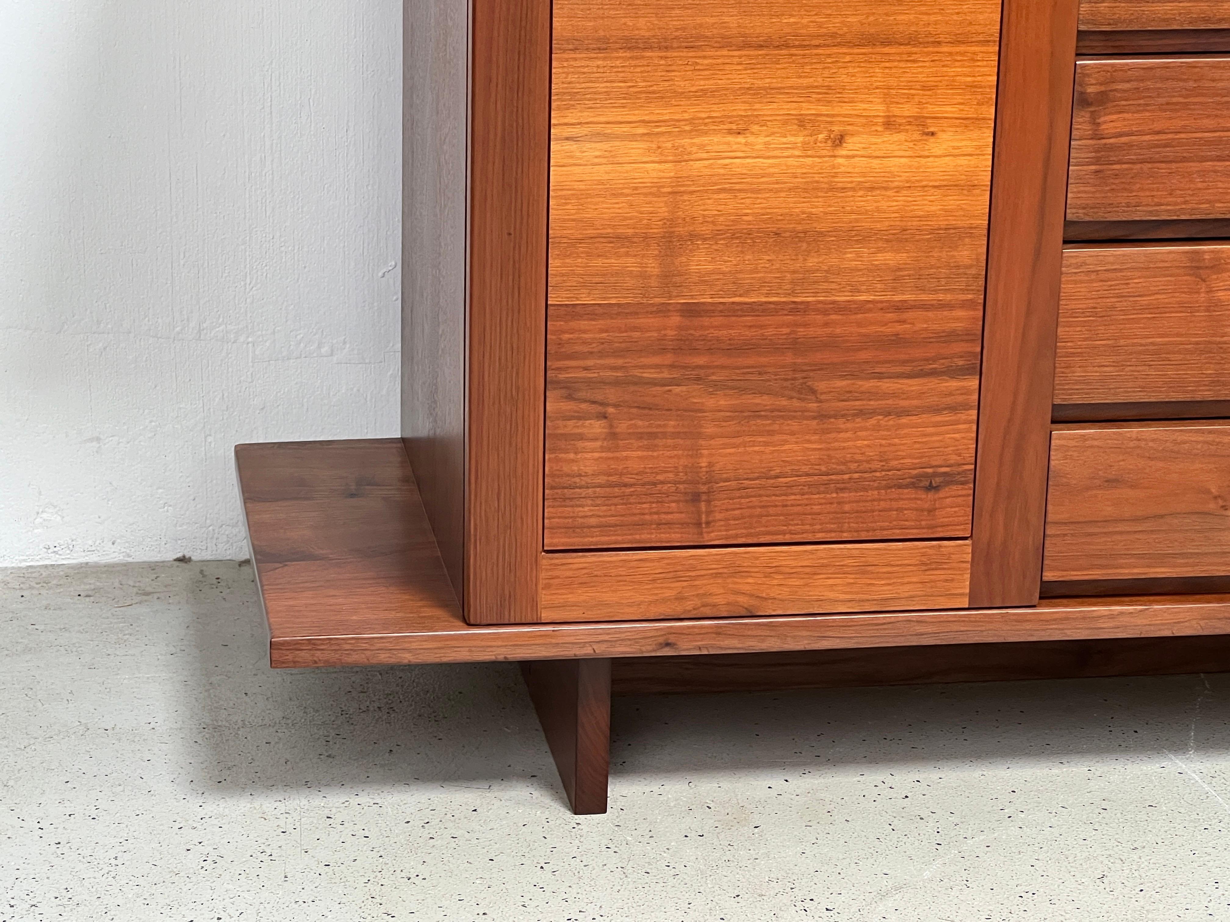 Studio A Cabinet in noce In condizioni buone in vendita a Dallas, TX