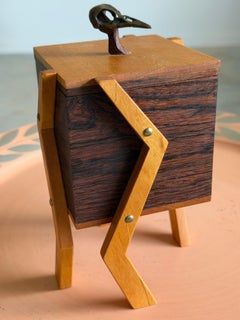 Studio Craft Boîte en noyer + érable Tête d'oiseau en bronze Connecteurs en laiton faits par des artistes