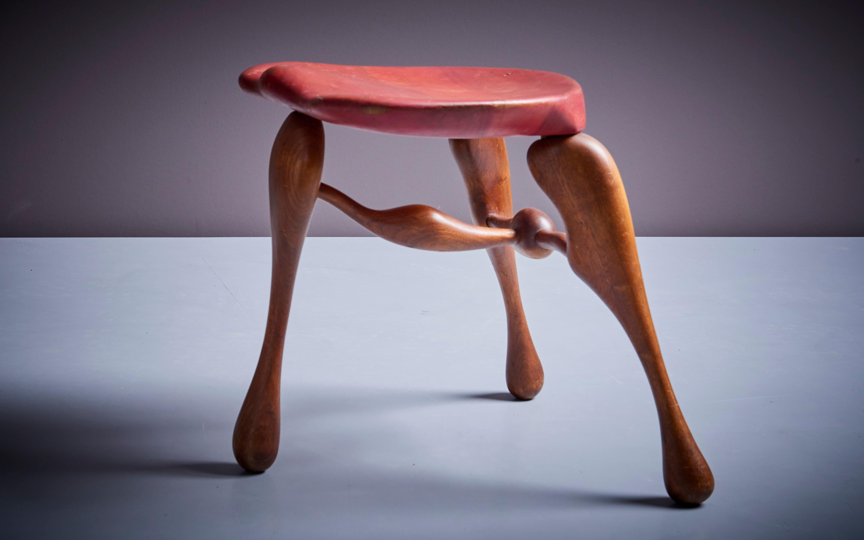 Studio Craft Wooden Stool by Ron Curtis, US, 1980 In Excellent Condition For Sale In Berlin, DE