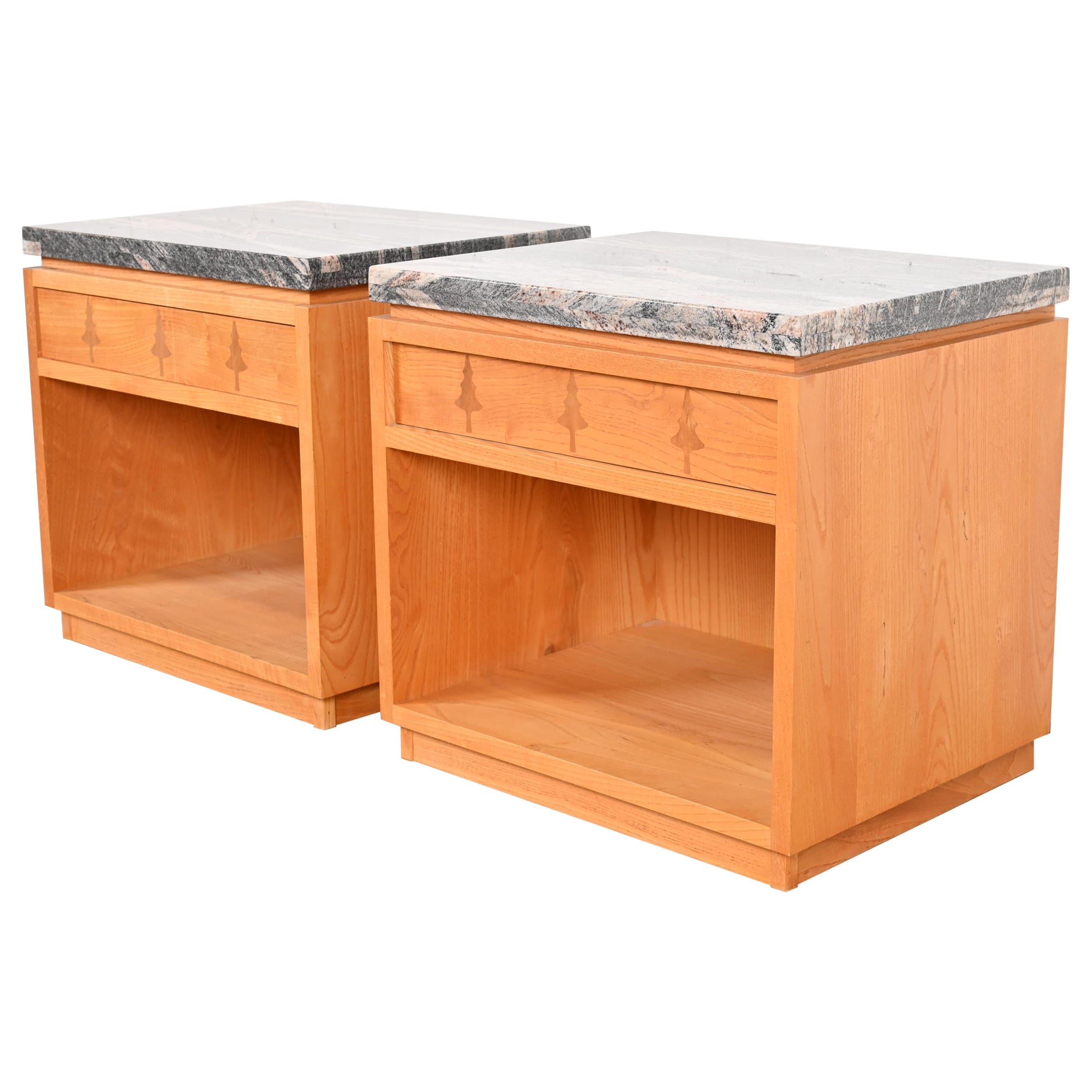 Studio A Crafted Comodini rustici in pino intarsiato con piano in marmo, coppia