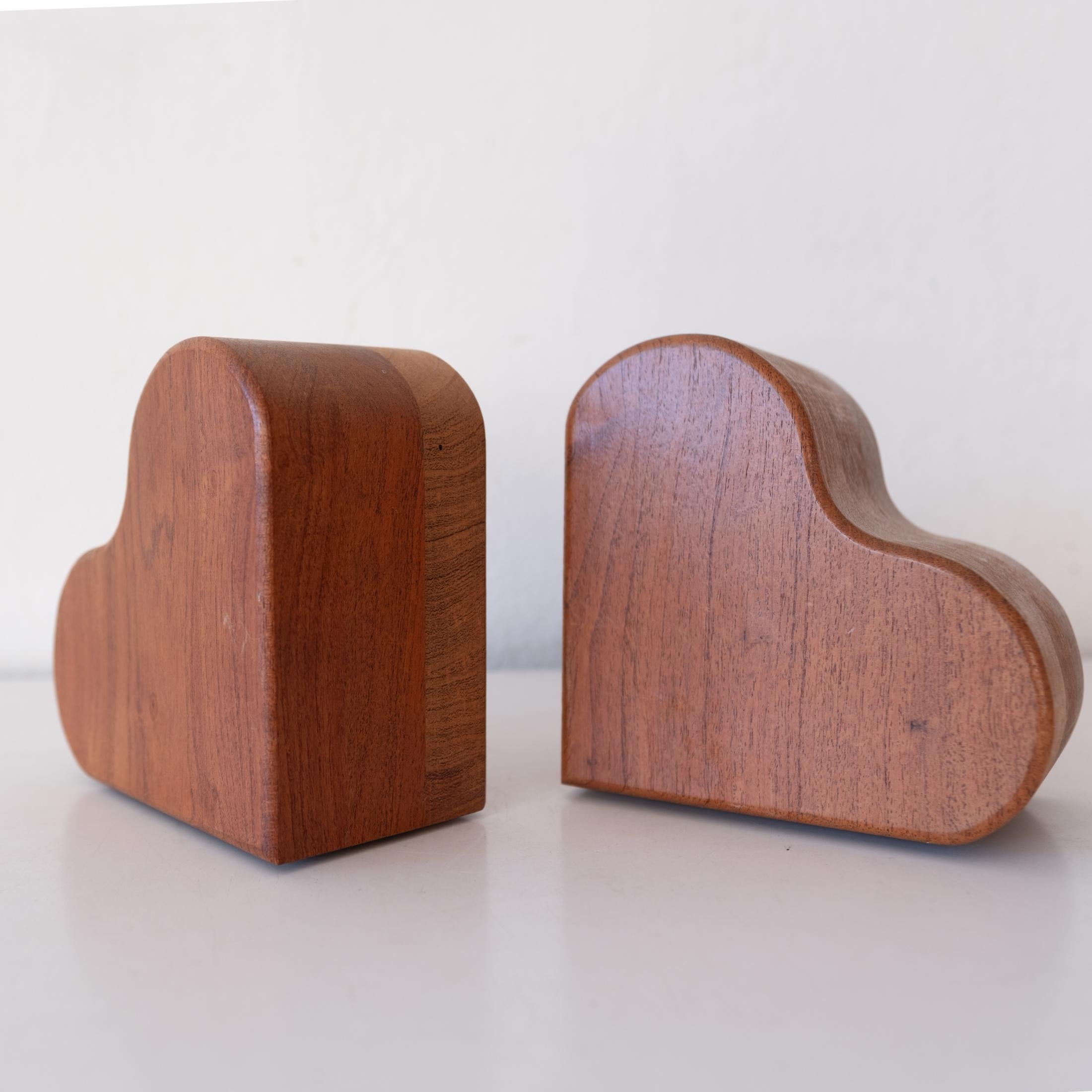 Studio Crafted Wood Heart Bookends  In Good Condition For Sale In San Diego, CA