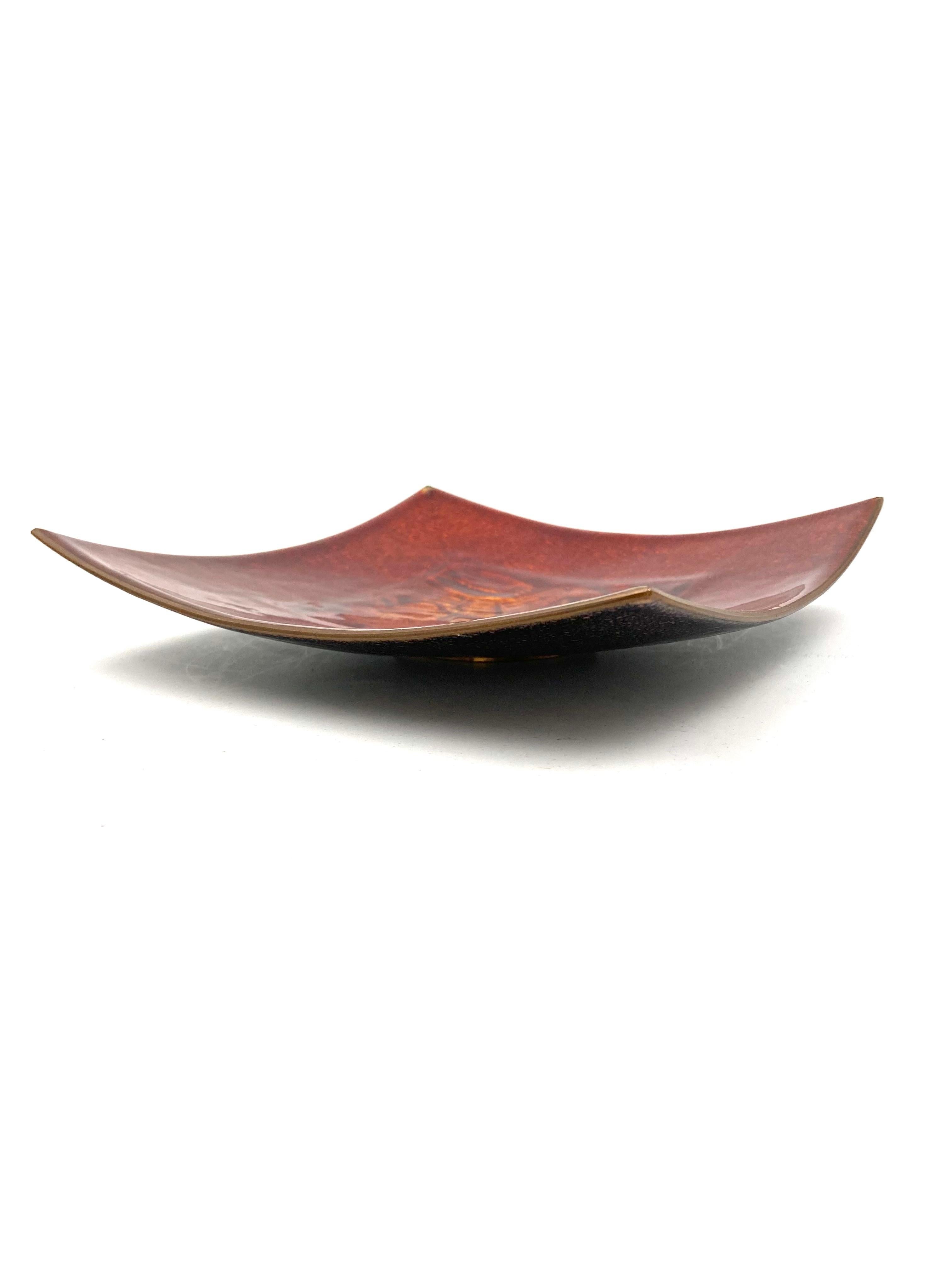 Late 20th Century Studio Del Campo, Red Fire-Glazed Copper Vide Poche, Italy, circa 1970