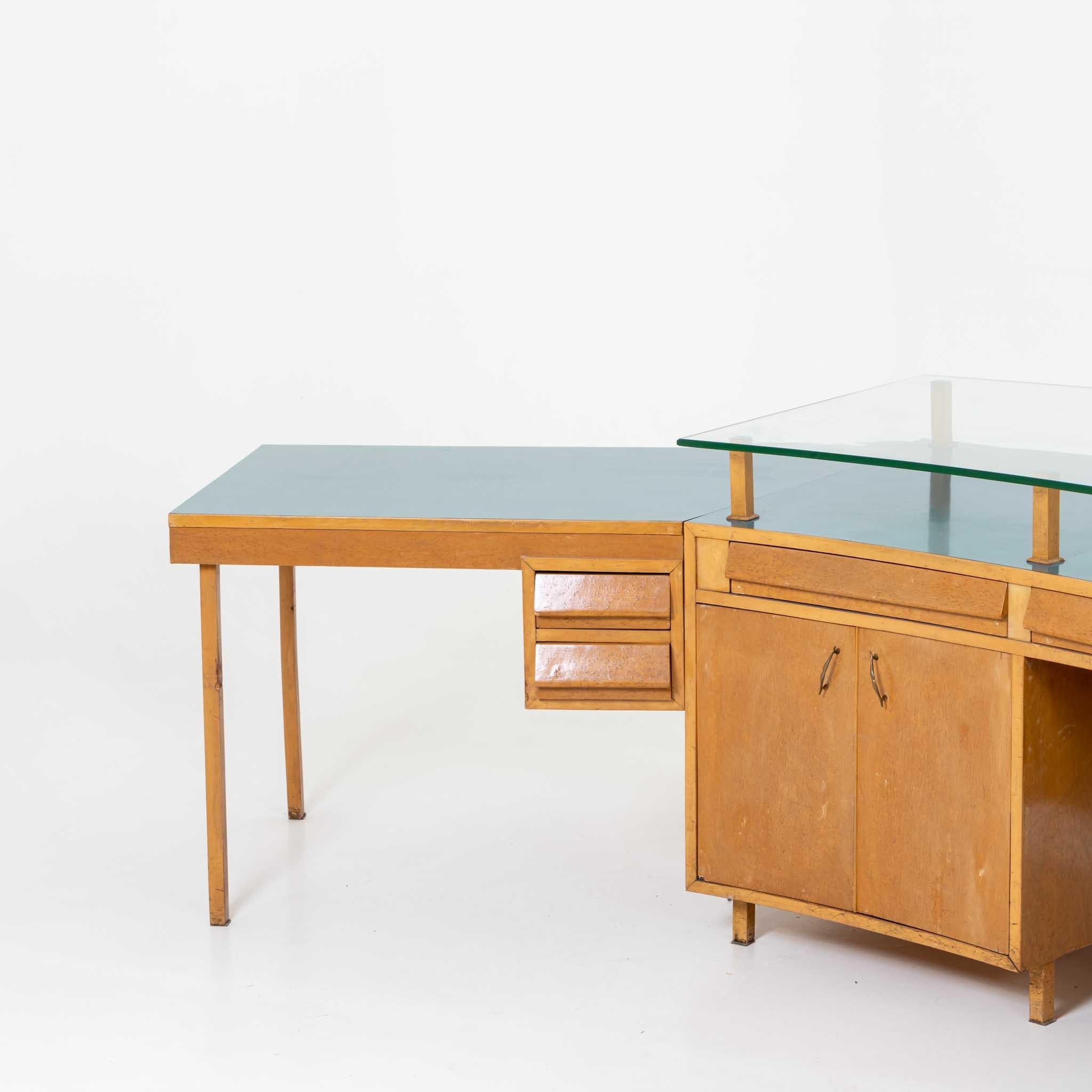 Italian Studio Desk, designed by Vittorio Armellini, Italy Mid-20th Century For Sale