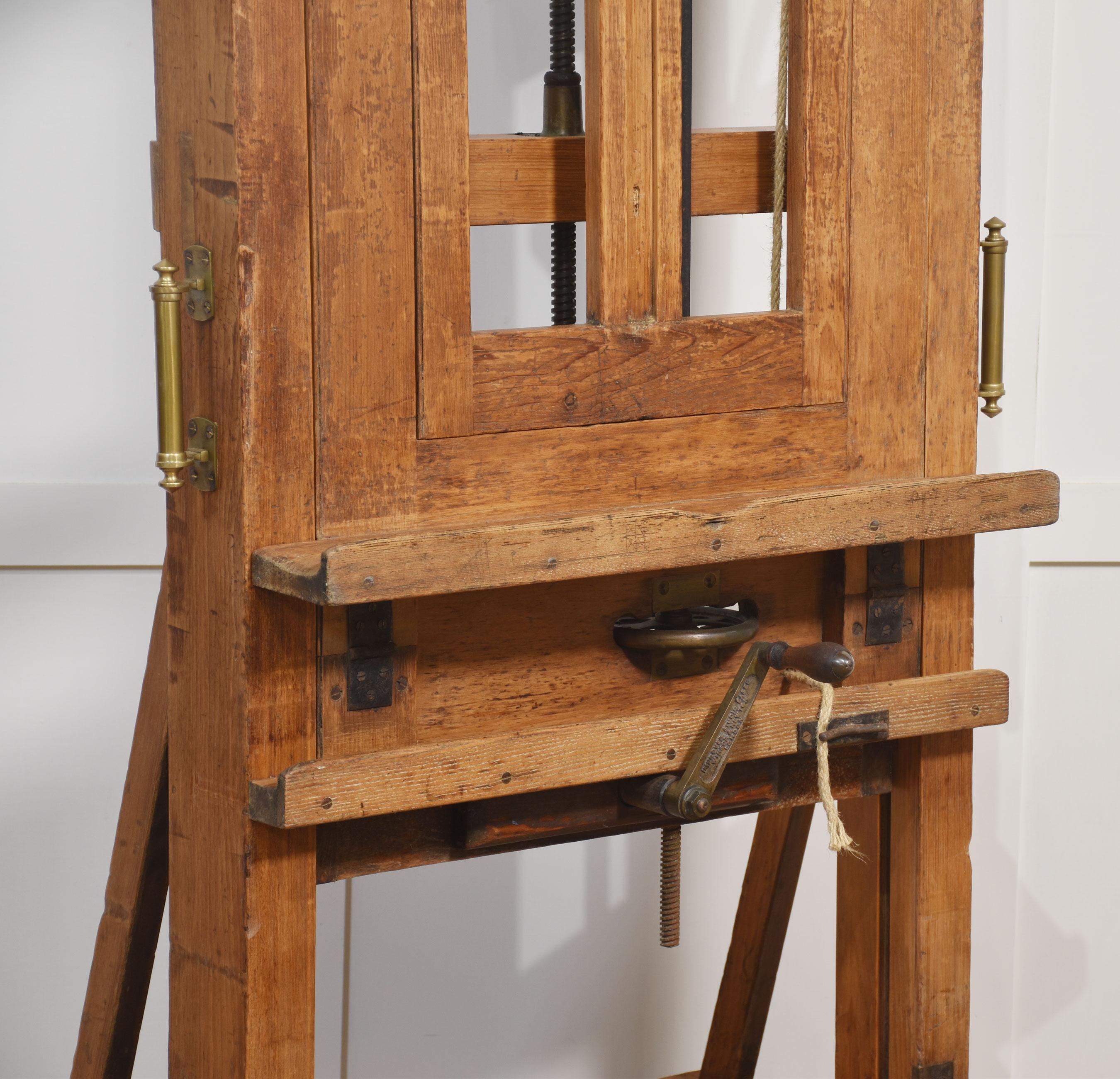 Wood Studio easel by Windsor and Newton For Sale