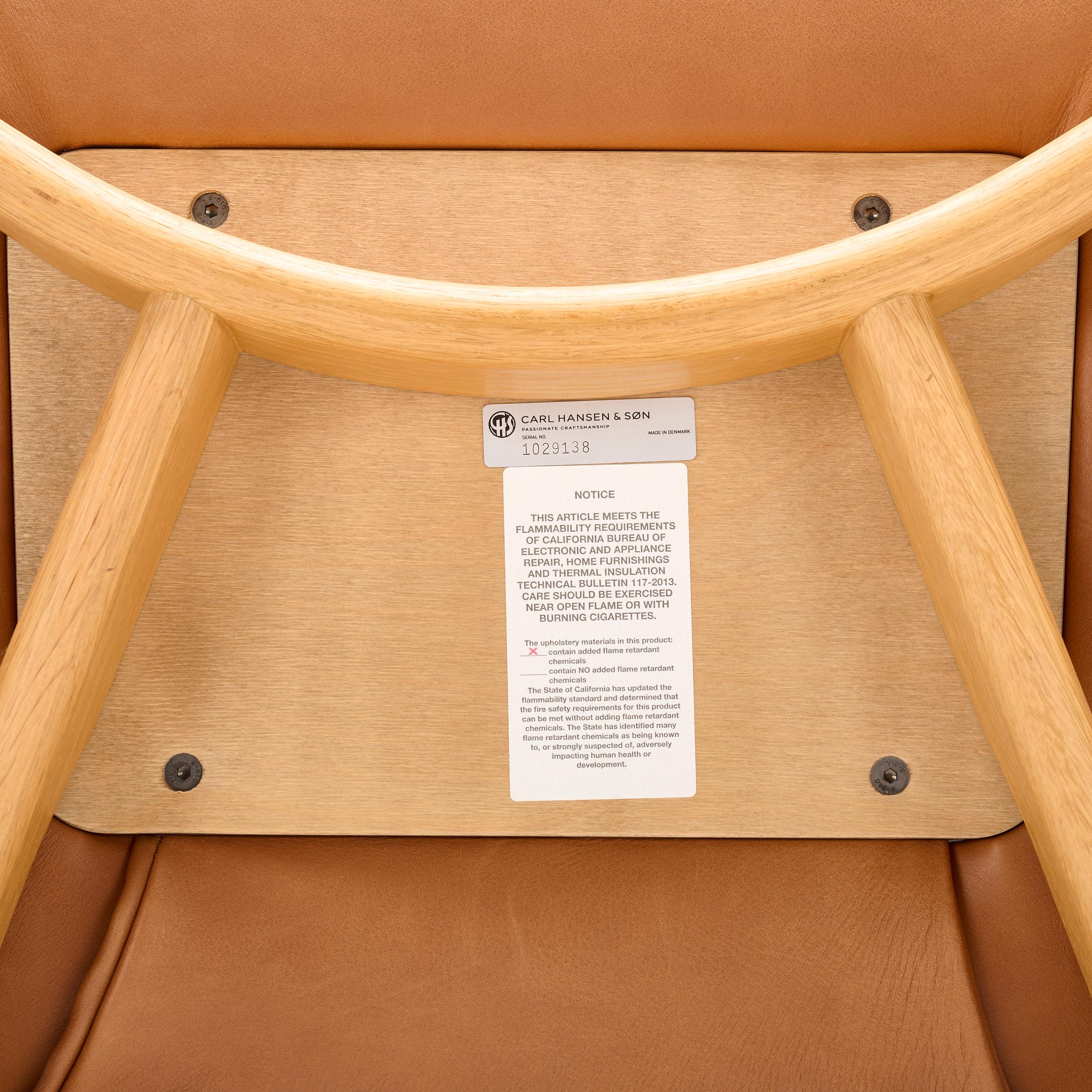 Scandinave moderne Studio Eoos model e005 Embrace chair for Carl Hansen & Son Denmark, 2015 en vente