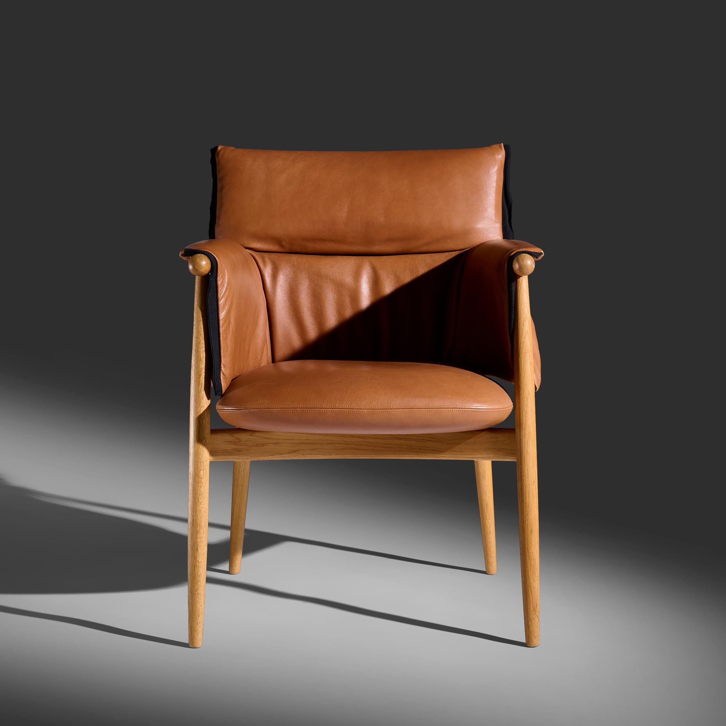 Danois Studio Eoos model e005 Embrace chair for Carl Hansen & Son Denmark, 2015 en vente