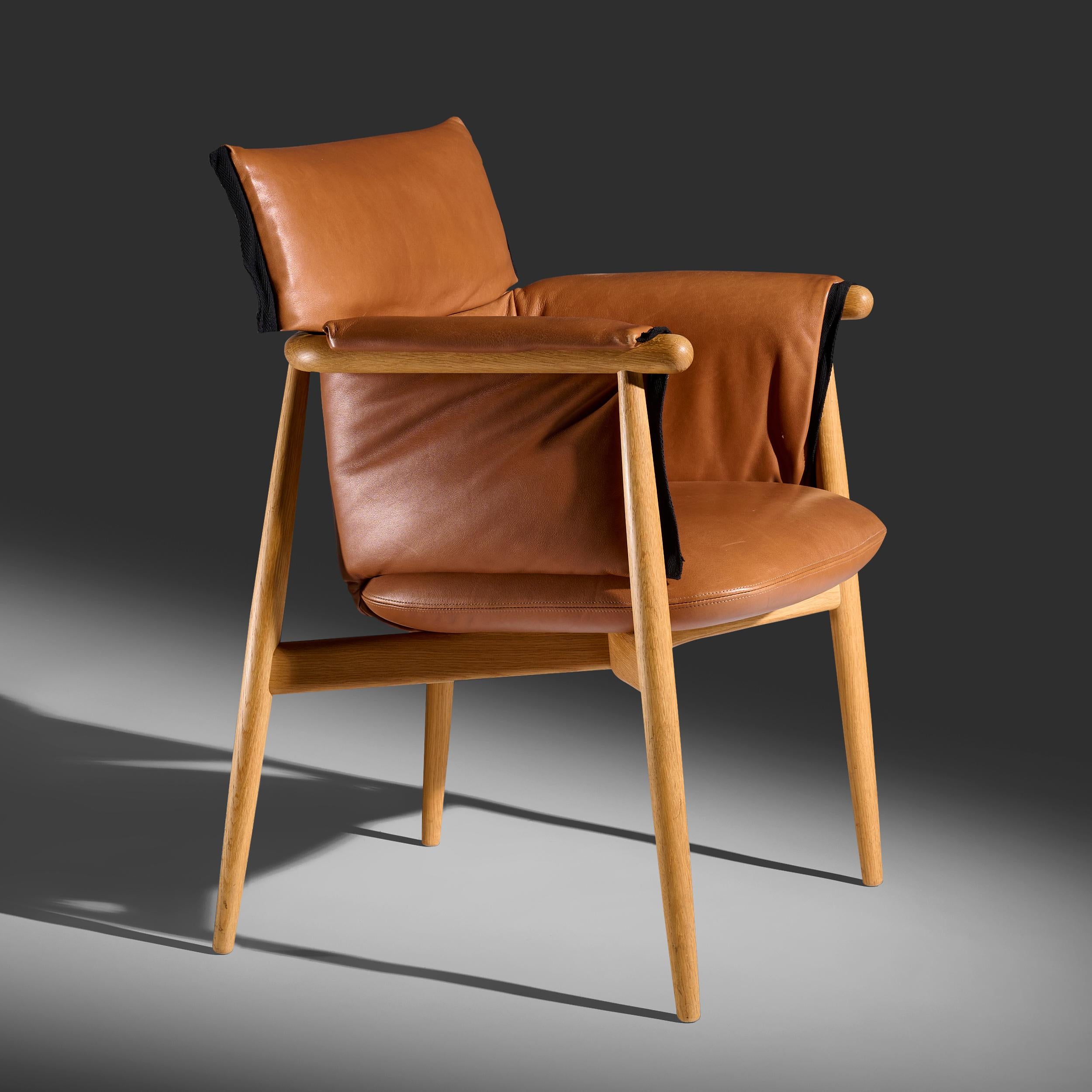 Studio Eoos model e005 Embrace chair for Carl Hansen & Son Denmark, 2015 Excellent état - En vente à Skokie, IL