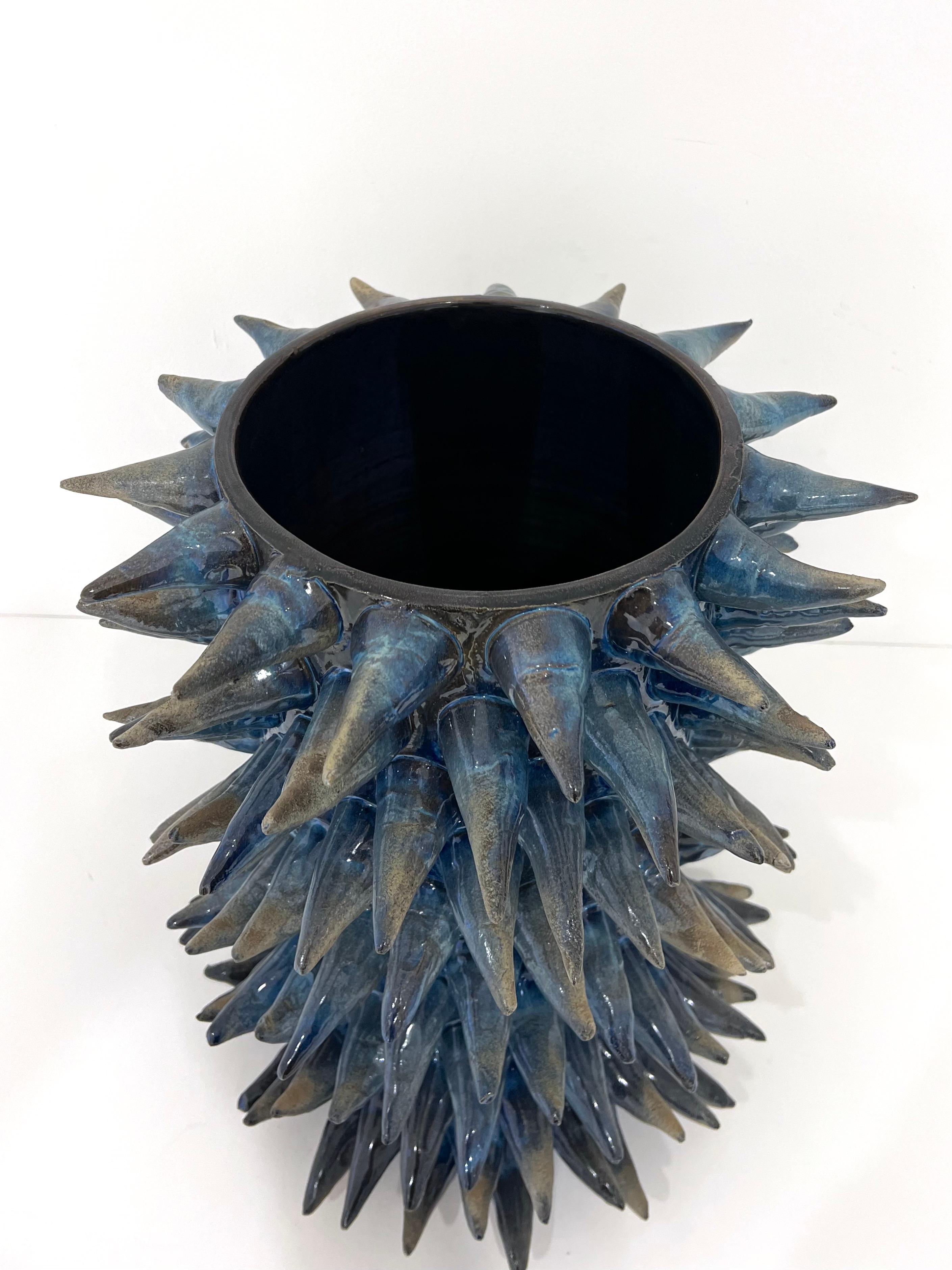 Studio Esposito Skulpturale Keramikvase im Angebot 4