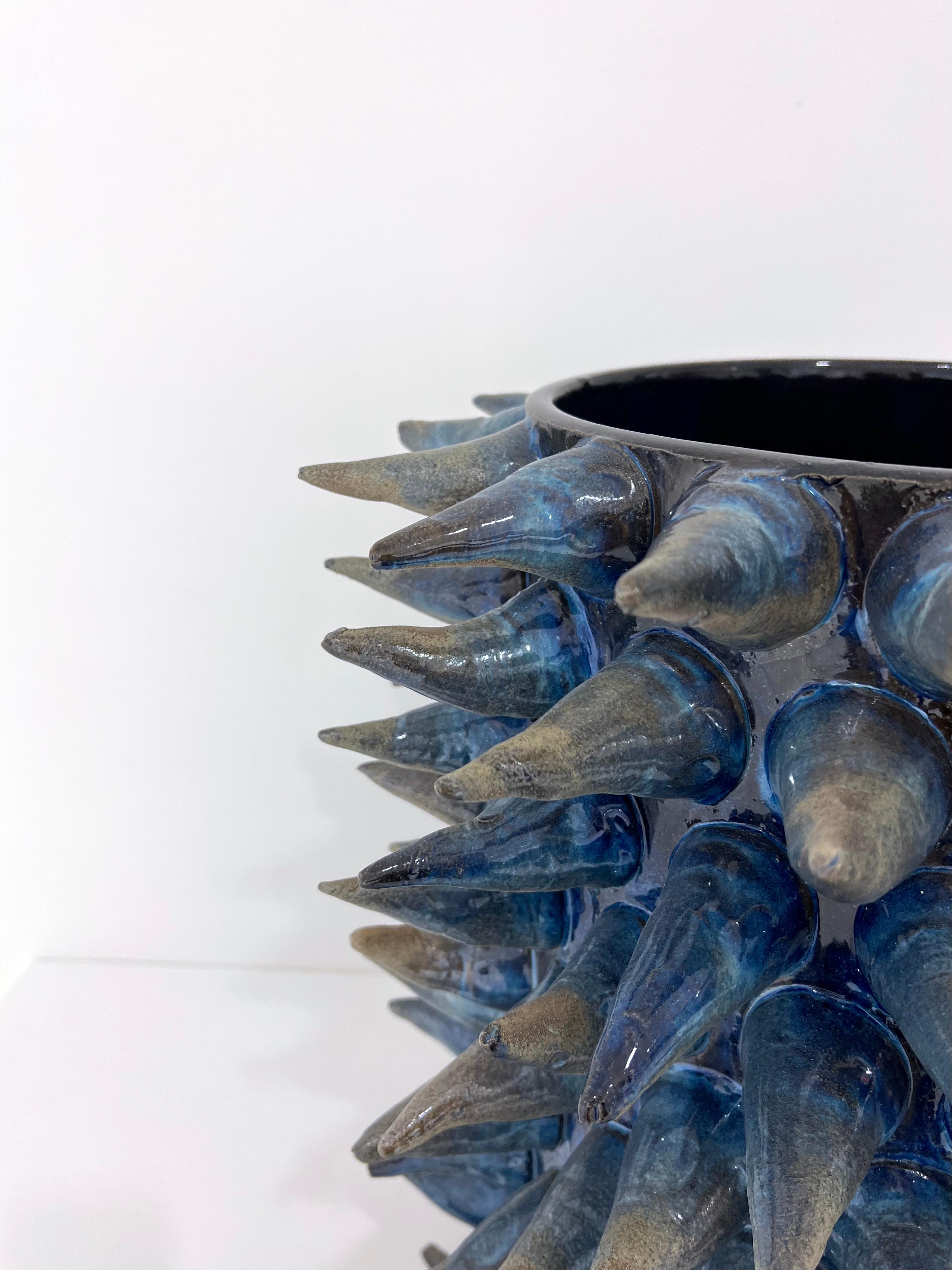 Studio Esposito Skulpturale Keramikvase im Zustand „Gut“ im Angebot in New York, NY