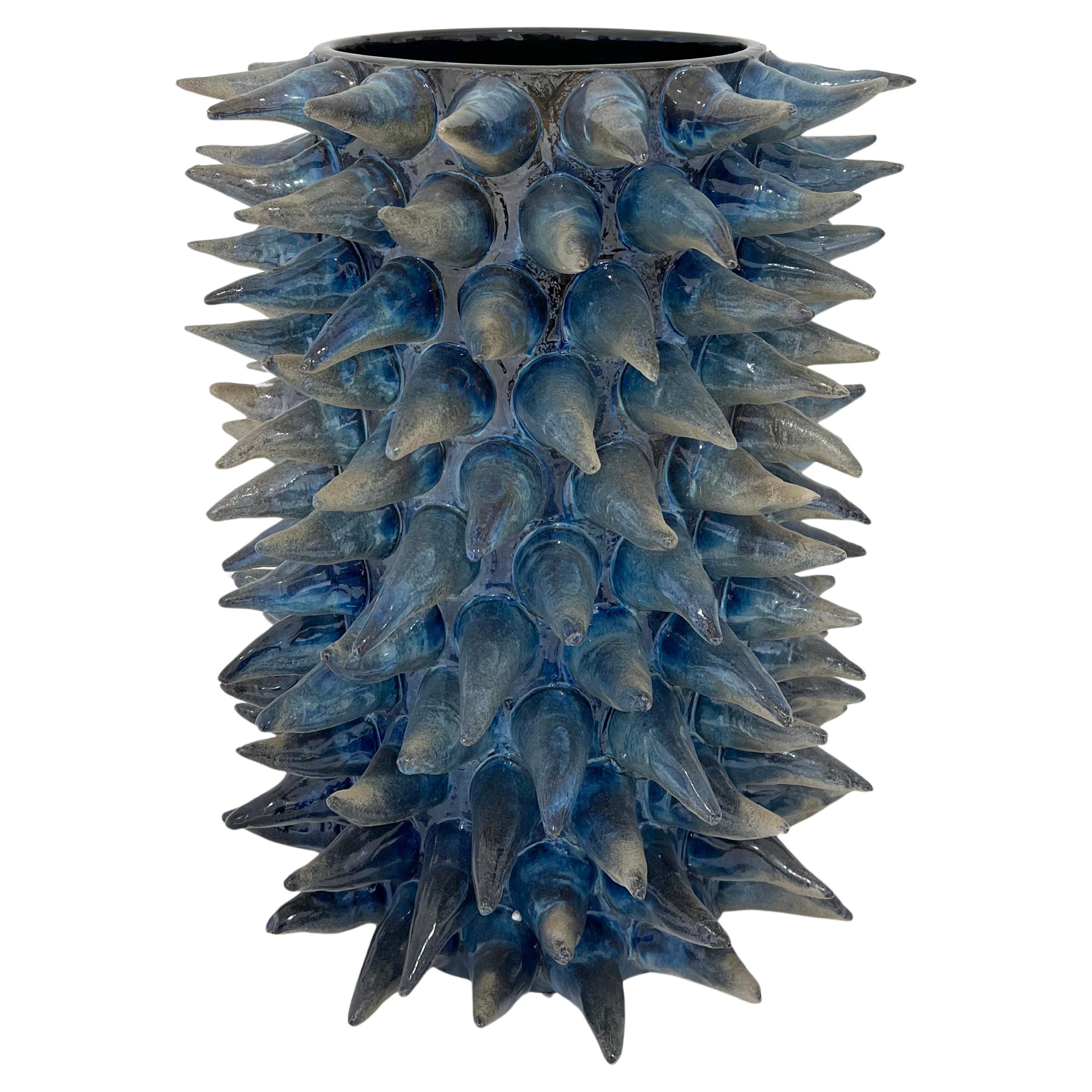 Studio Esposito Skulpturale Keramikvase im Angebot