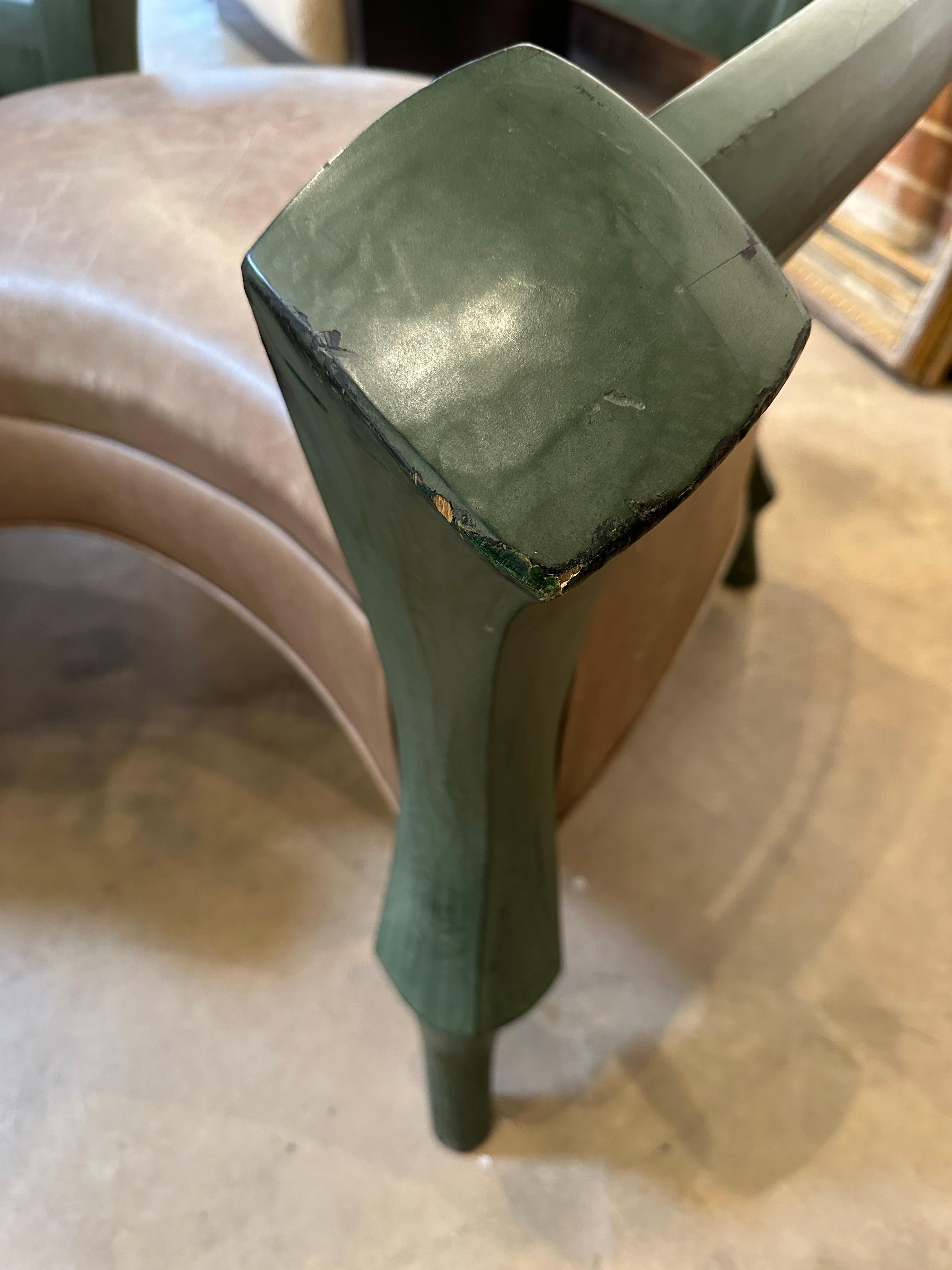 Studio Möbel, Craft Made Settee oder Bank, Holz und Leder im Angebot 1