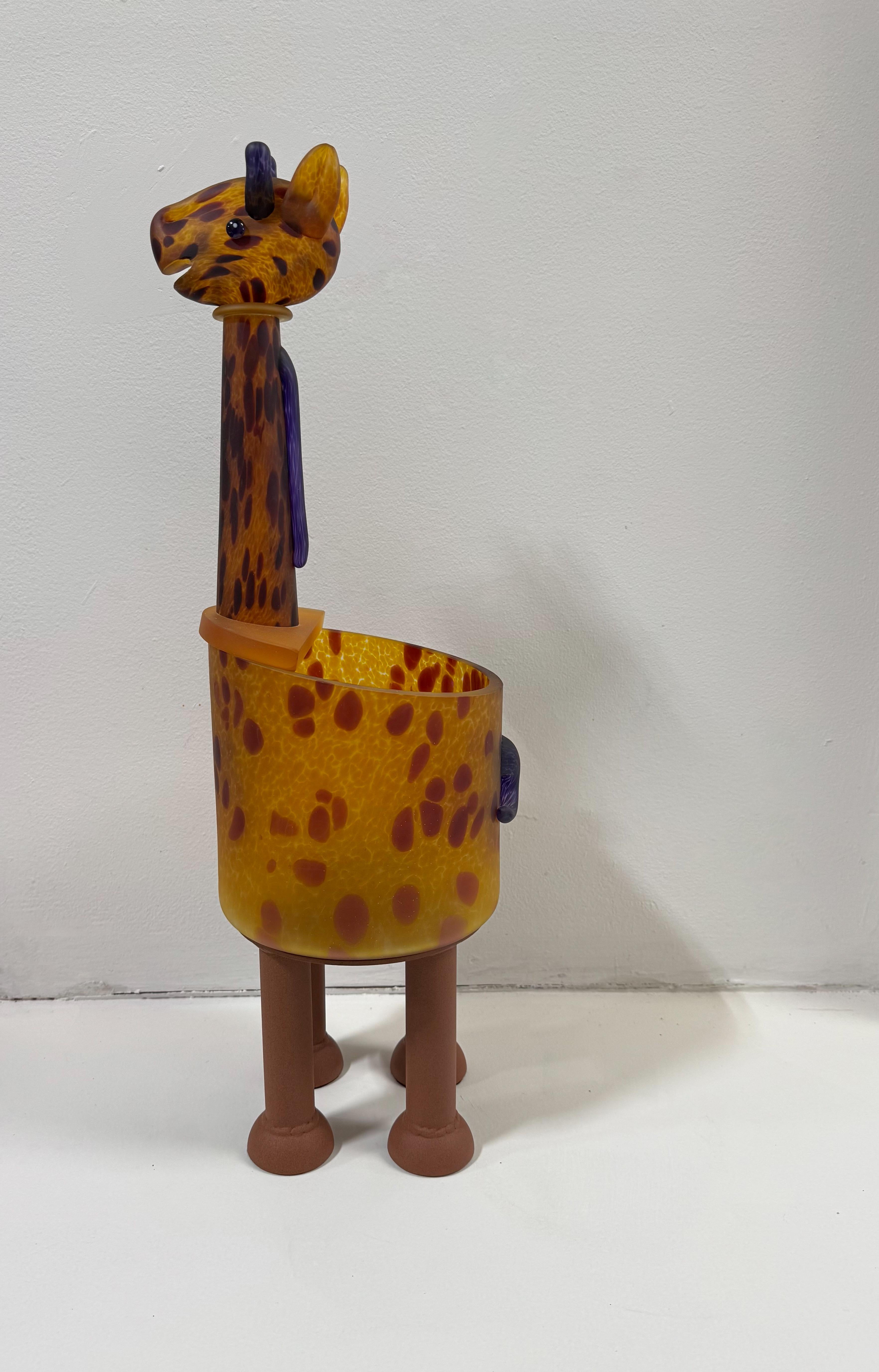 Studio Giraffe Vase von Borowski Glass Studio im Zustand „Hervorragend“ im Angebot in Palm Springs, CA