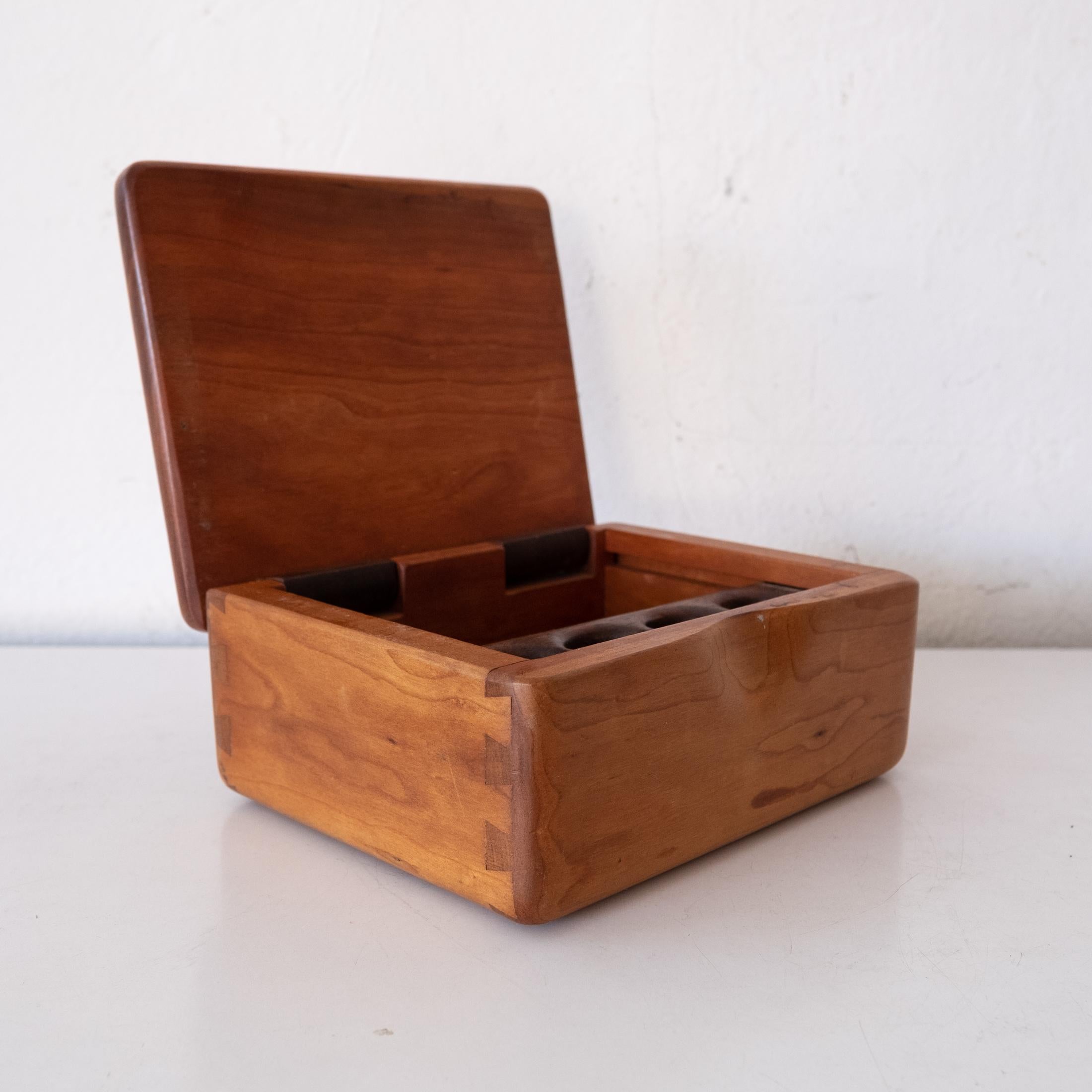 Mid-Century Modern Studio Handcrafted Wood Jewelry Box 1970s For Sale