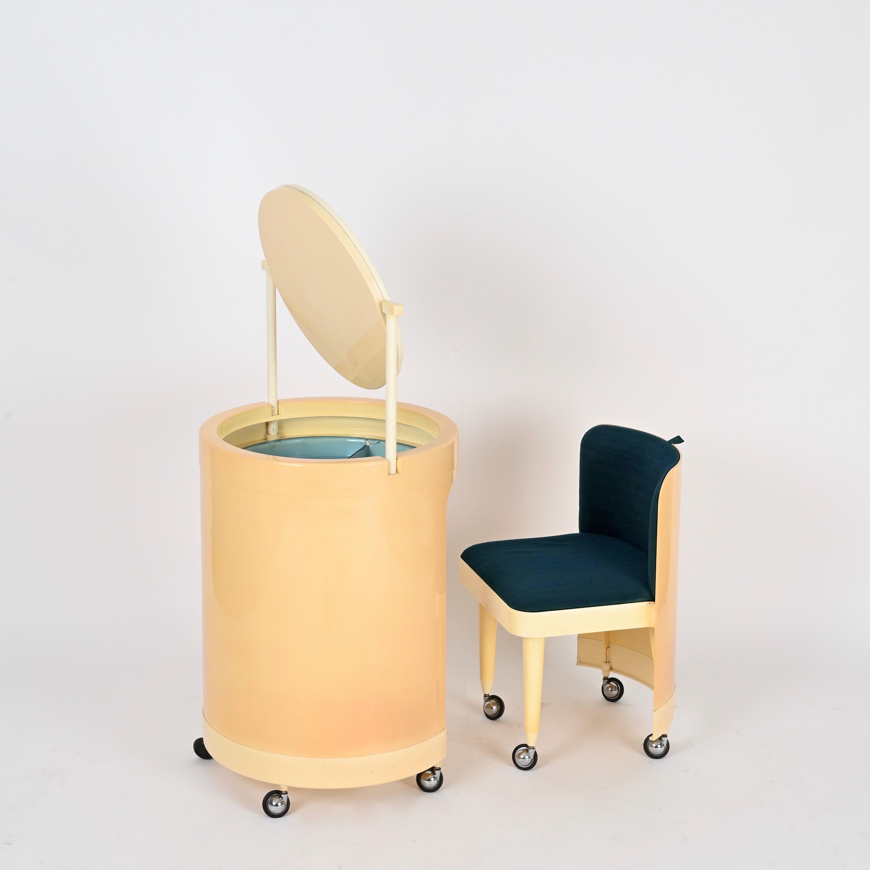 Studio Kastilia Silvi, table de toilette italienne crème avec assise en velours bleu, années 1970 en vente 3