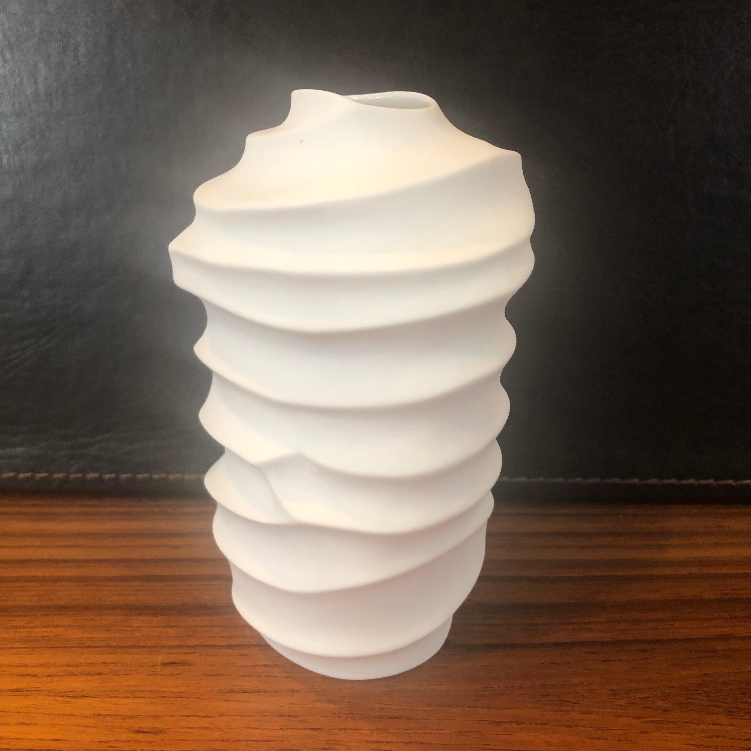 Studio-Line Vita Grooved Vase by Johann Van Loon for Rosenthal In Good Condition For Sale In San Diego, CA