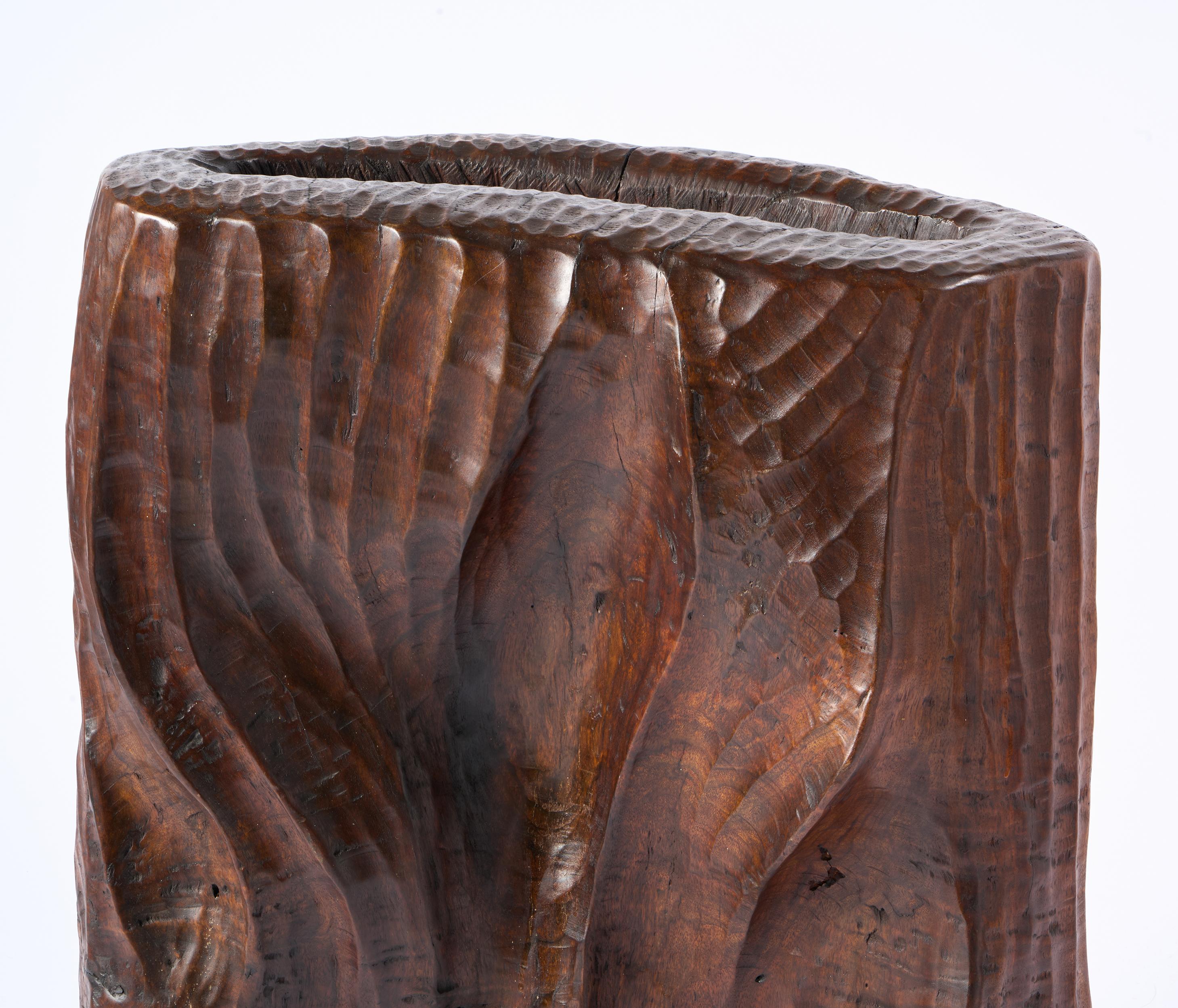 Scultura brutalista in legno di sapele realizzata in studio e firmata DPR, 1977 in vendita 5