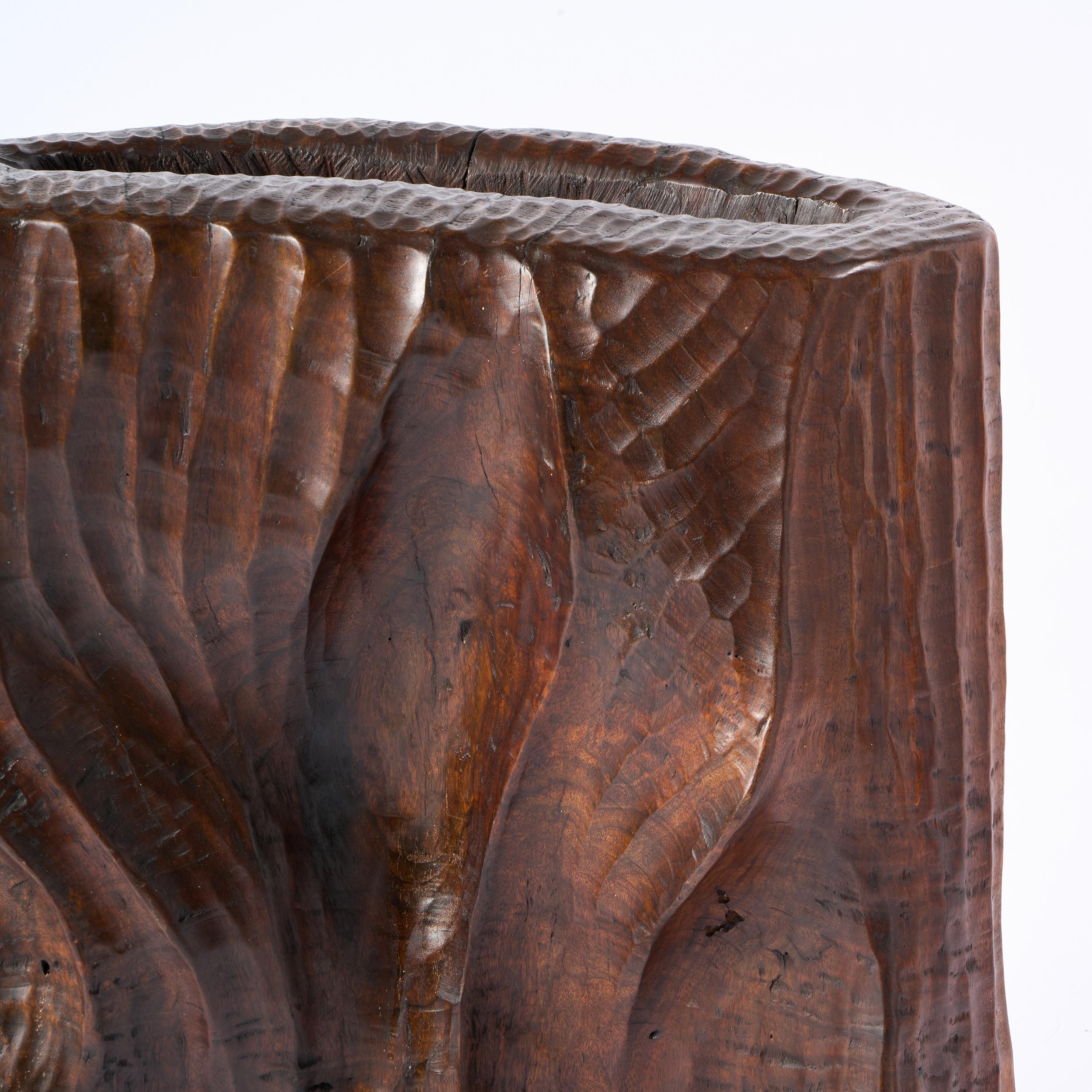 Scultura brutalista in legno di sapele realizzata in studio e firmata DPR, 1977 in vendita 11