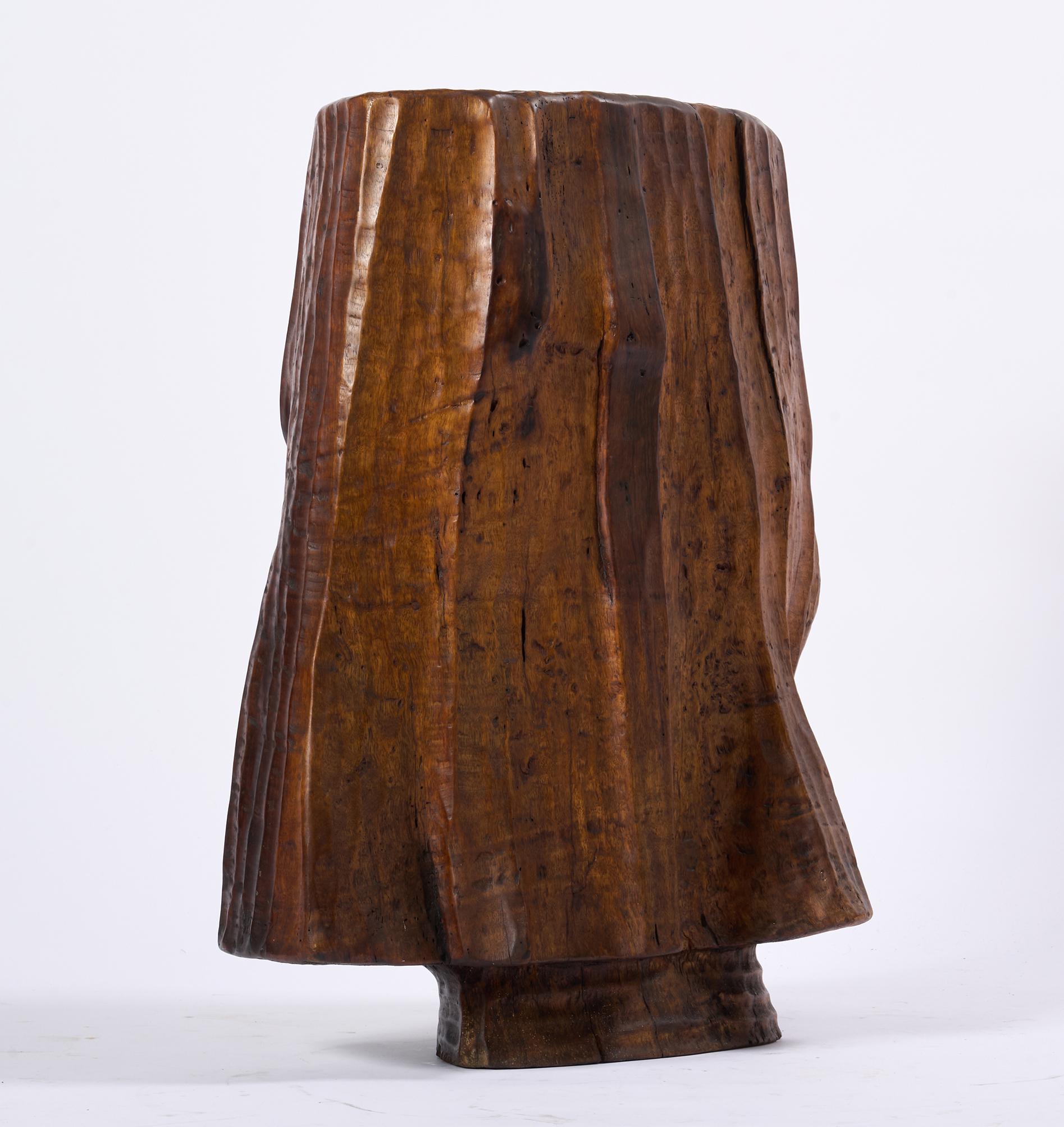 XX secolo Scultura brutalista in legno di sapele realizzata in studio e firmata DPR, 1977 in vendita