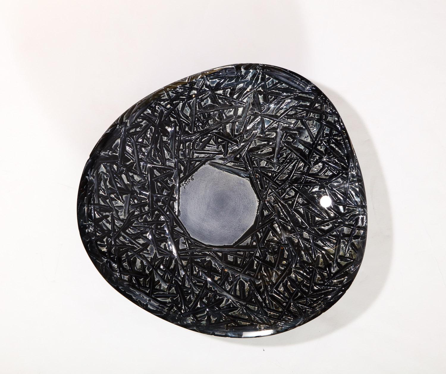 Studio-Made Carved Glass Dish by Ghiró Studio, Large In Excellent Condition For Sale In New York, NY