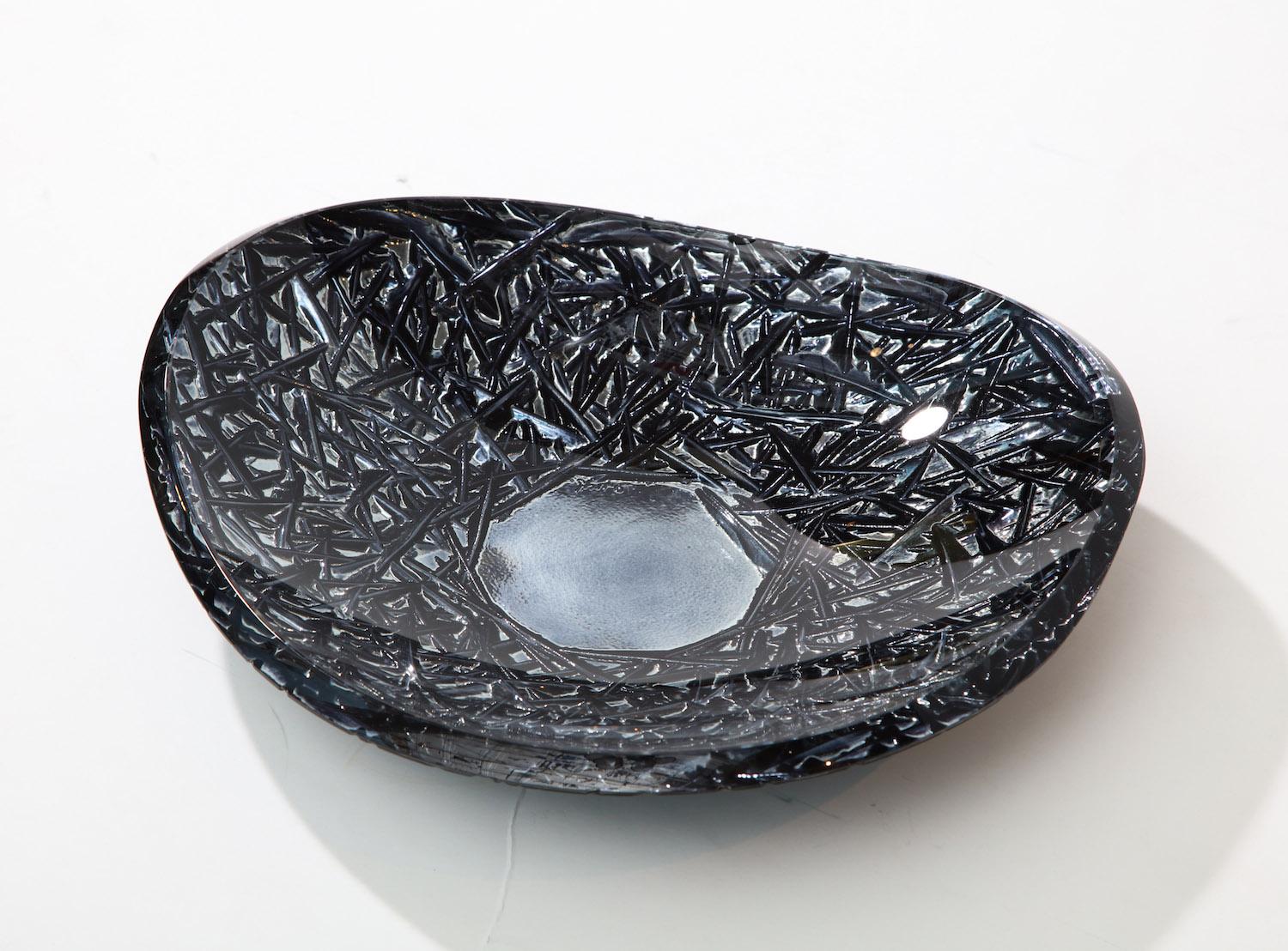 Studio-Made Carved Glass Dish by Ghiró Studio, Large For Sale 1