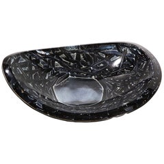 Plat en verre sculpté réalisé en studio par Ghiró Studio, Moyen