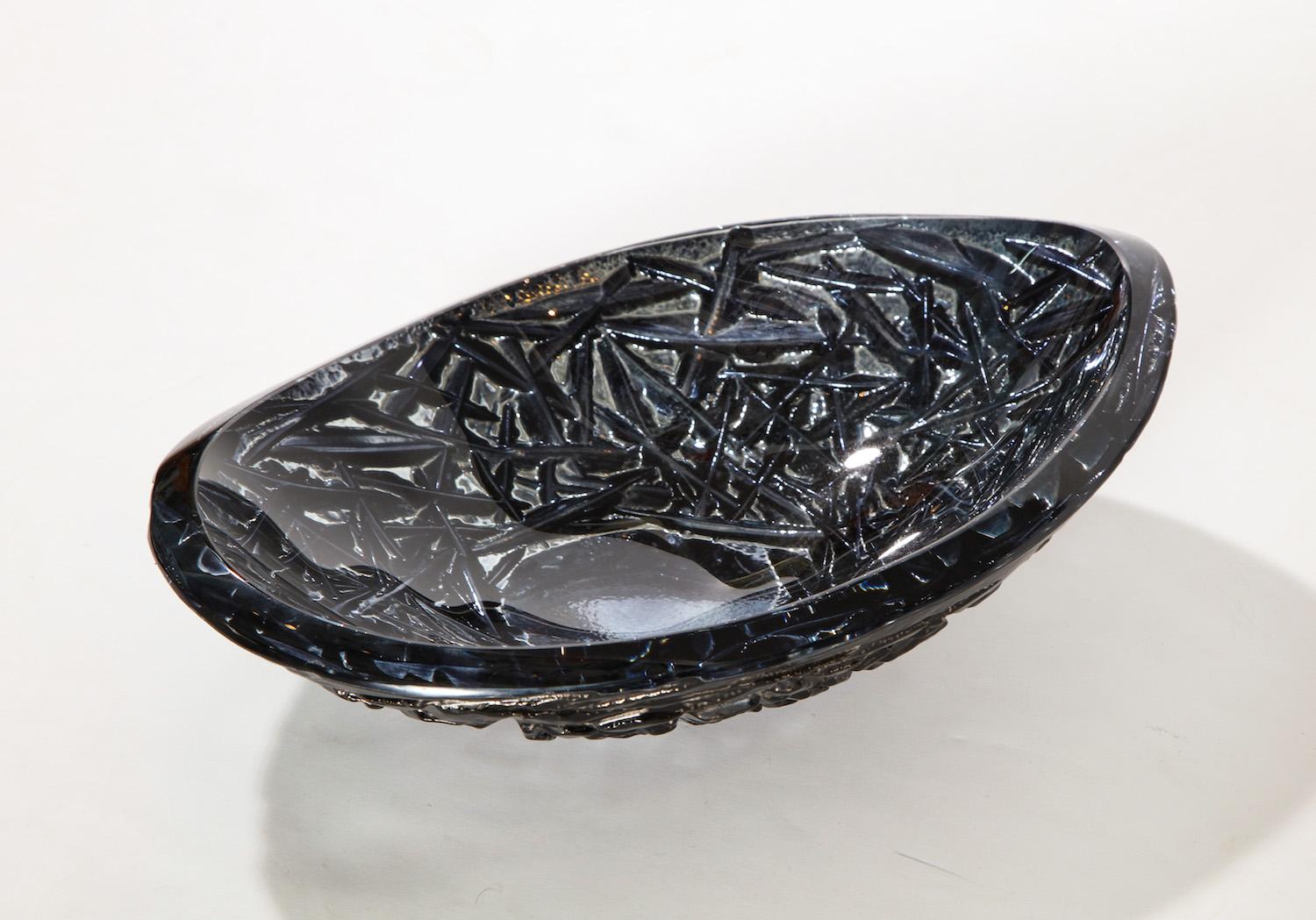 Studio-Made Carved Glass Dish by Ghiró Studio, Small For Sale 1