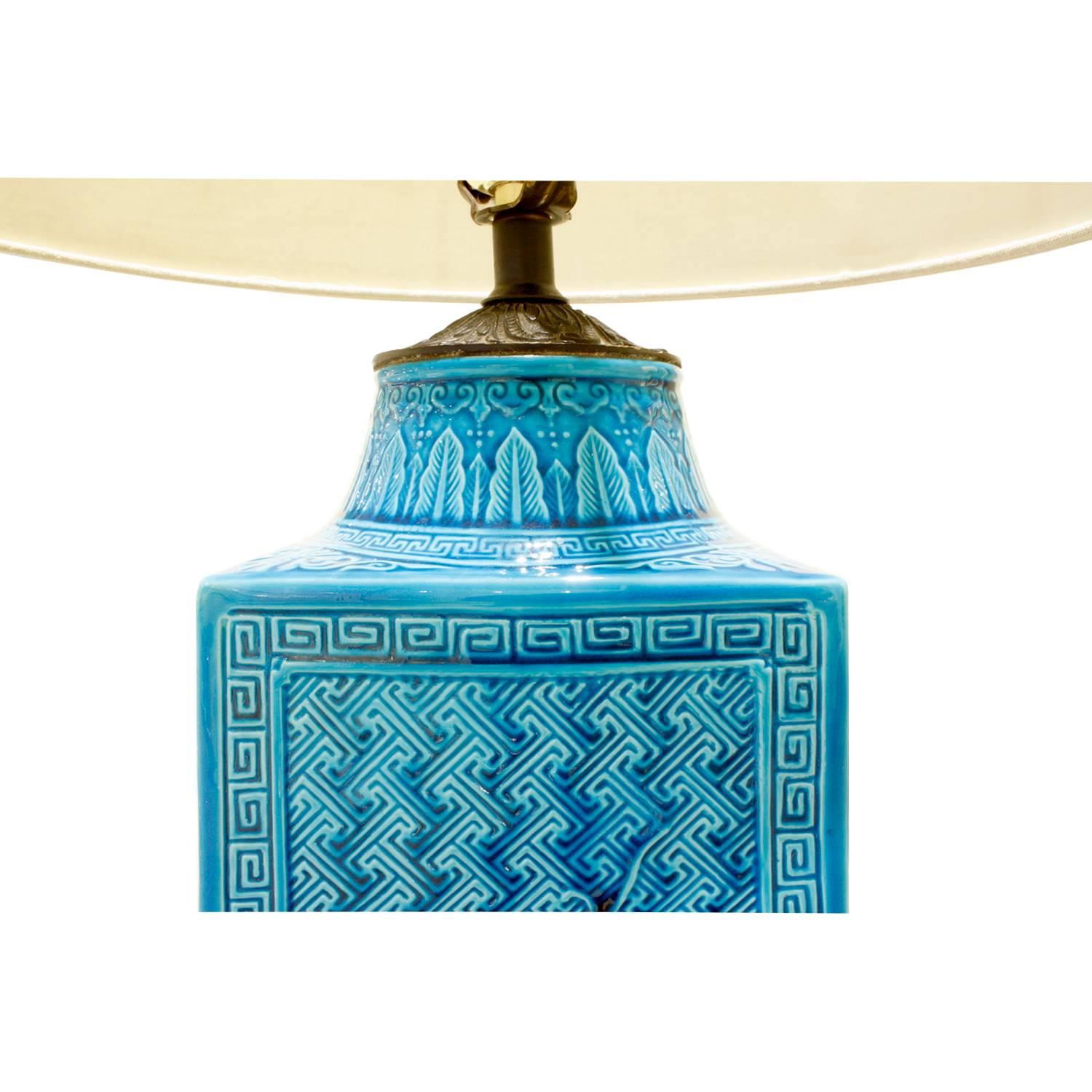 Laiton Lampe de table en céramique fabriquée en studio avec des motifs chinois, années 1950 en vente