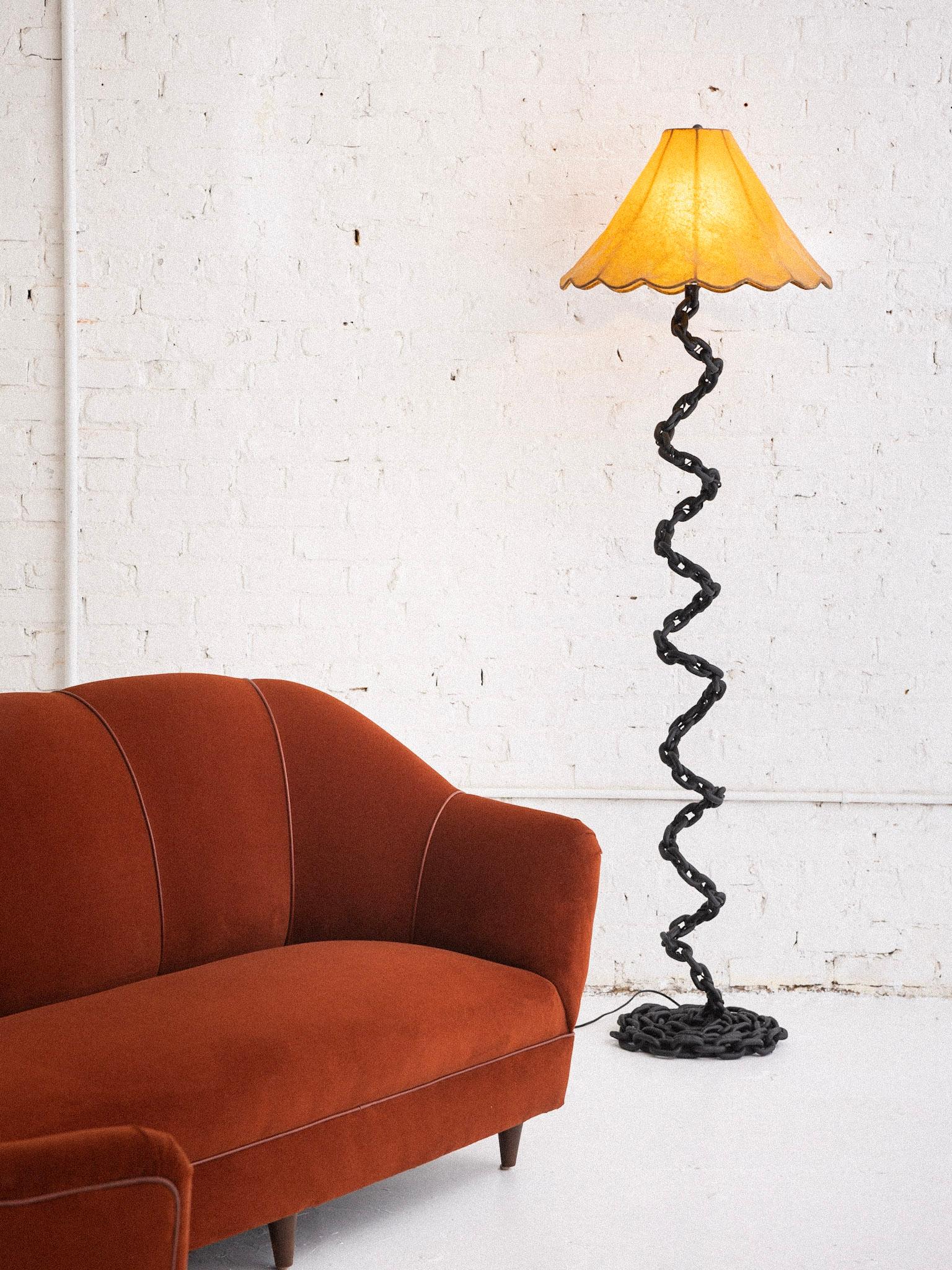 Studio Made Chain Link Stehlampe im Angebot 10