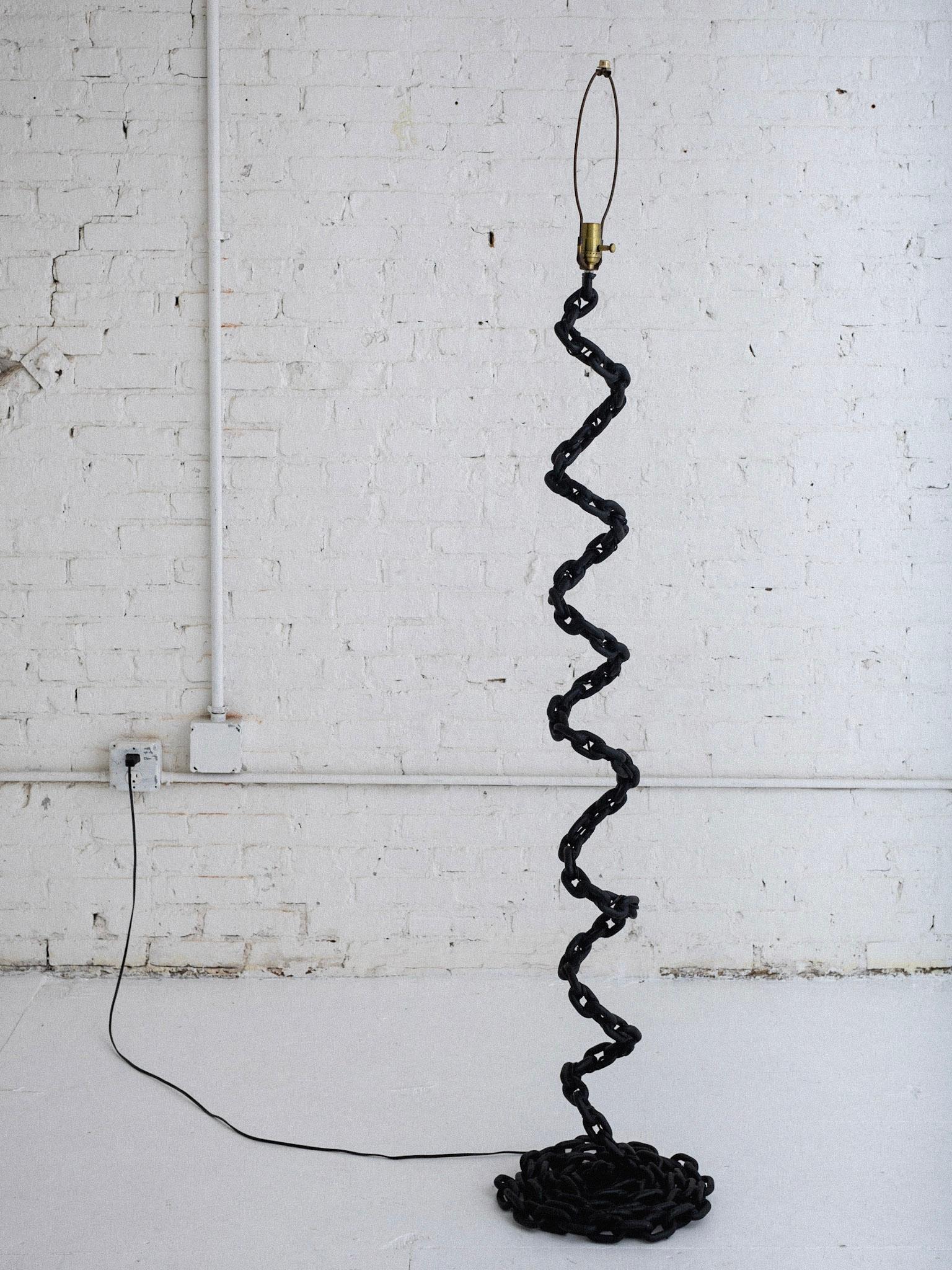 Studio Made Chain Link Stehlampe (20. Jahrhundert) im Angebot