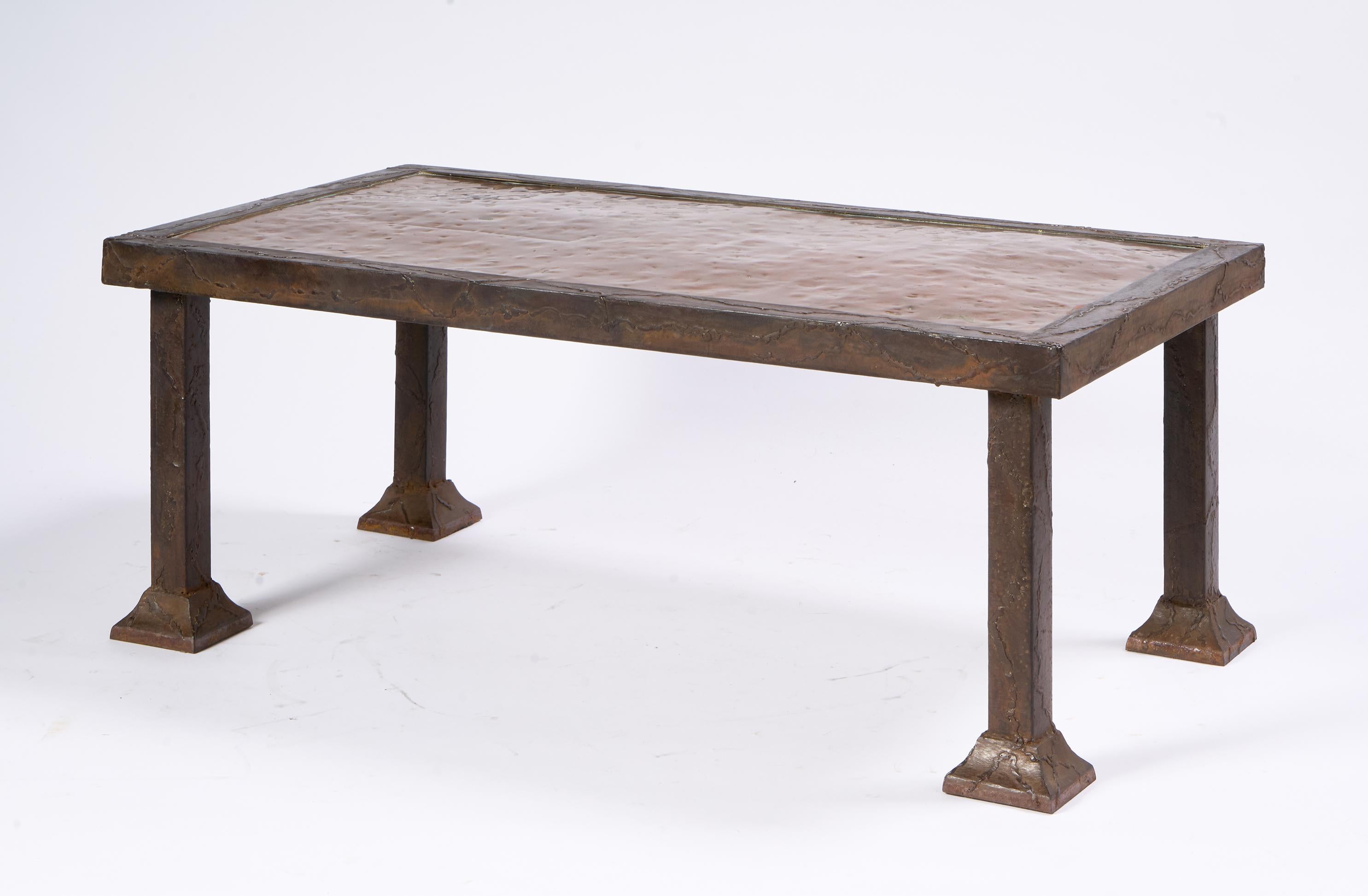 Mesa de acero y café de cobre Studio Made

Adecuado para uso en interiores o exteriores.

46.25 x 25.5 x 17.5