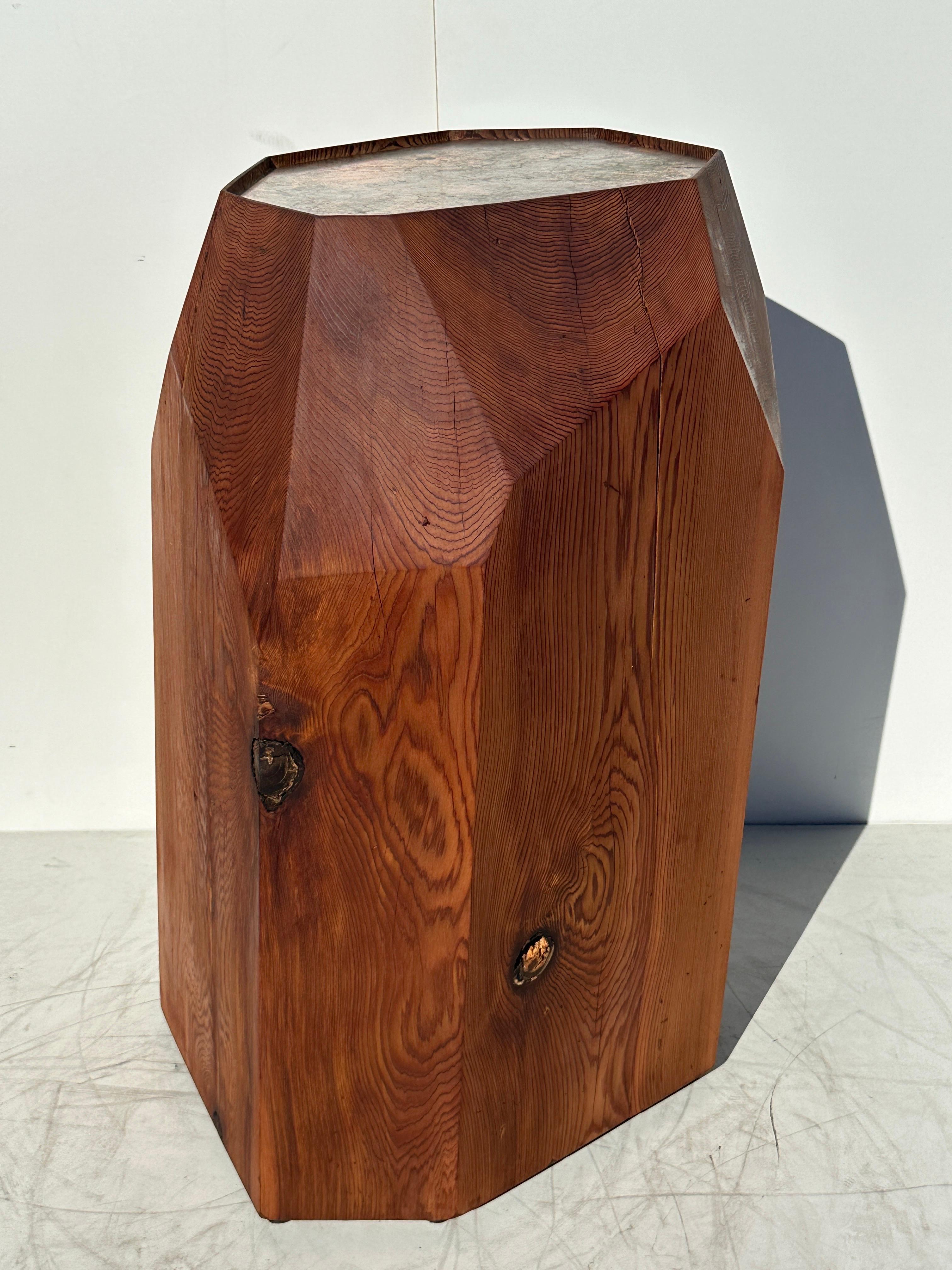 Studio A Douglas Pedestal Sculptural Bon état - En vente à North Hollywood, CA