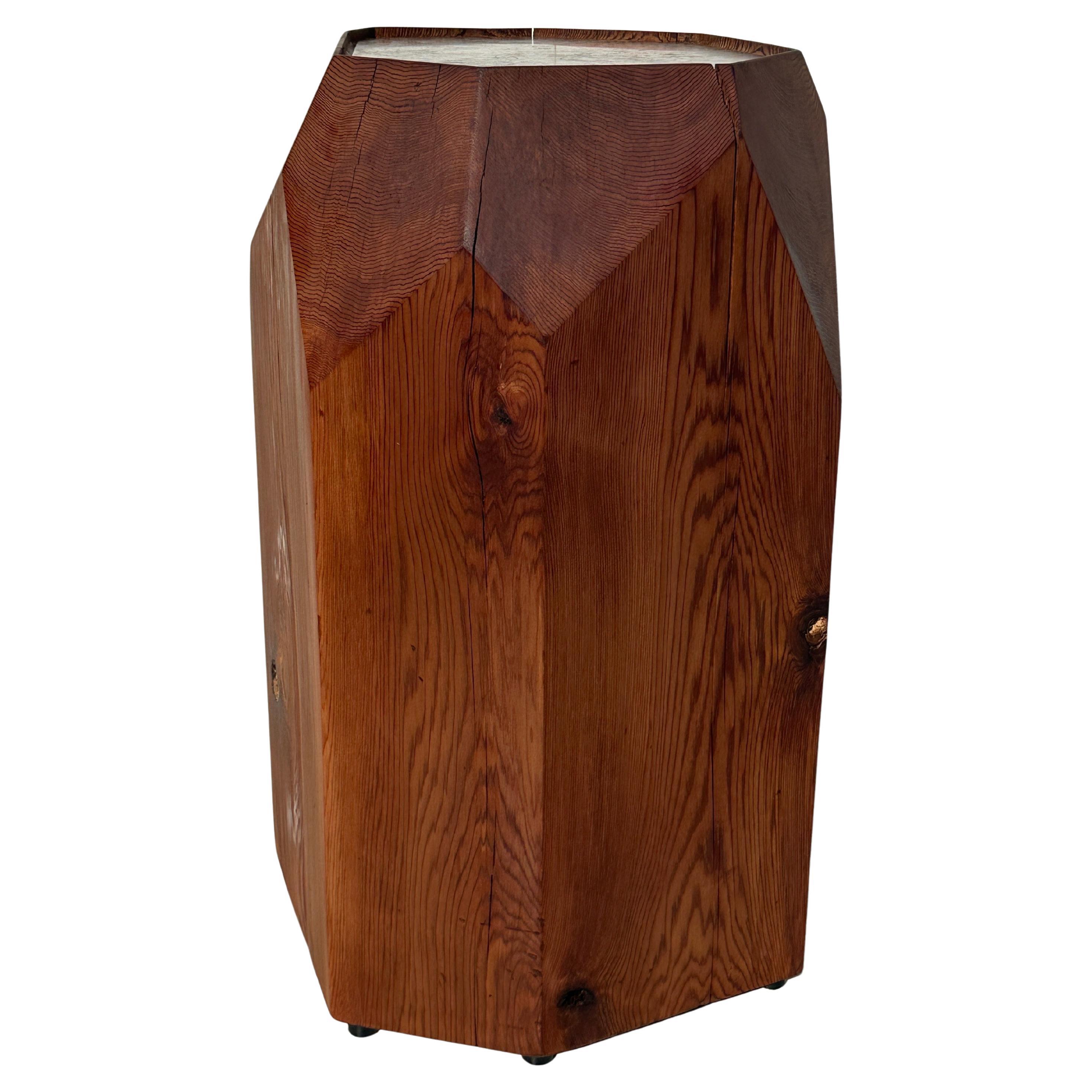 Studio A Douglas Pedestal Sculptural en vente