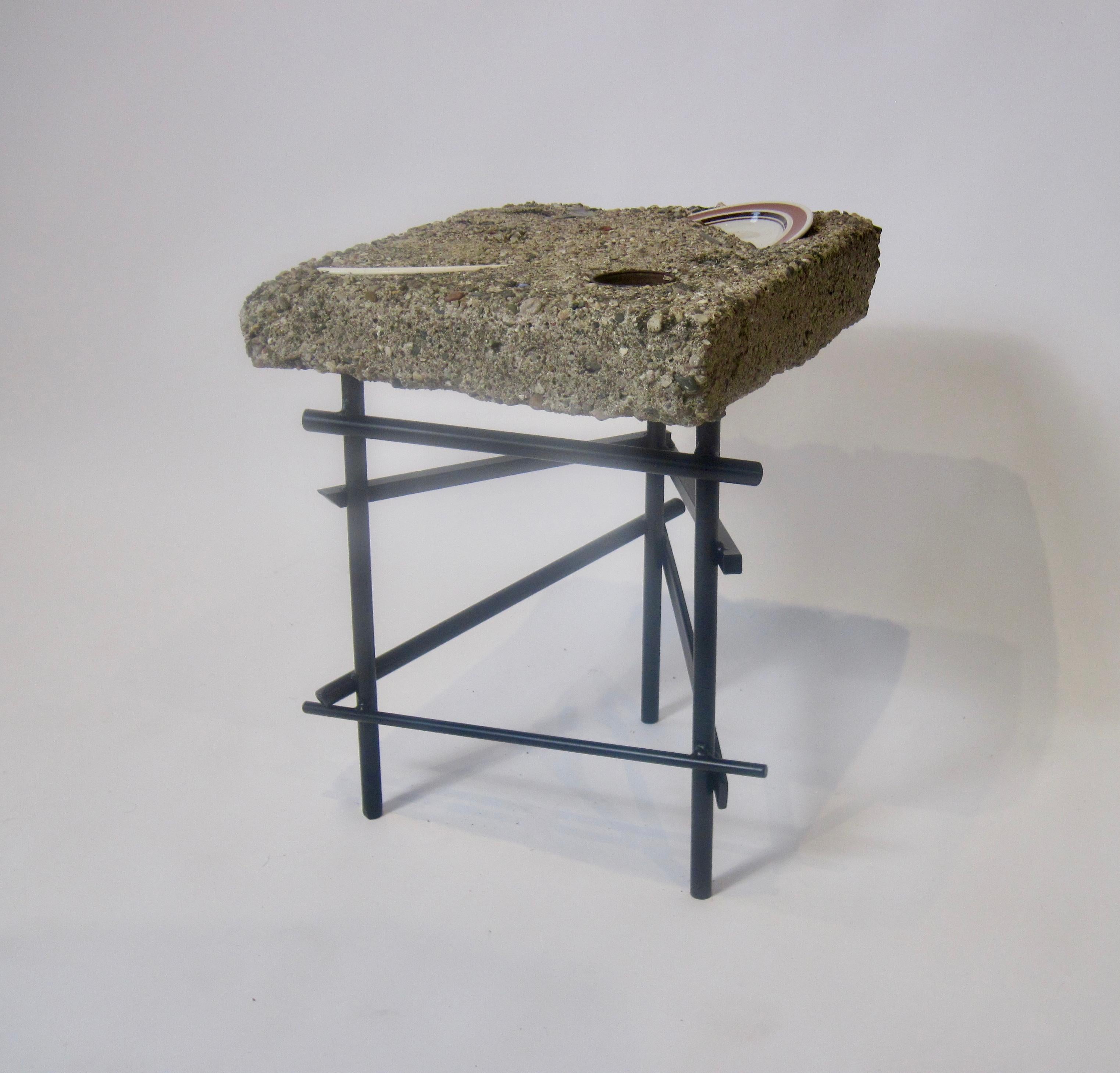 20ième siècle Studio Made Found Objects Cement Table with Sculptural Steel Base (Table en ciment avec base sculpturale en acier)  en vente