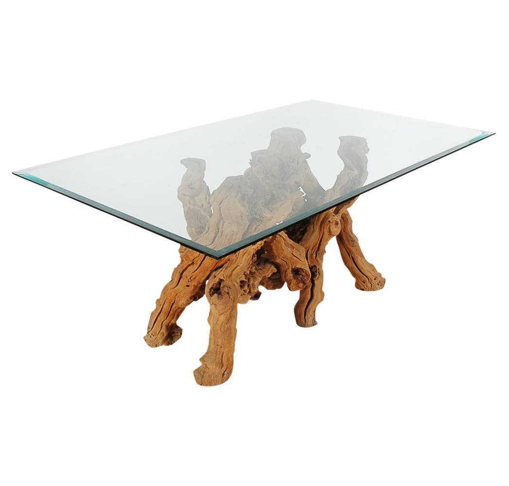 Table de salle à manger Mid-century modern à bord vif en bois flotté avec plateau en verre, fabriquée en studio Bon état - En vente à Philadelphia, PA