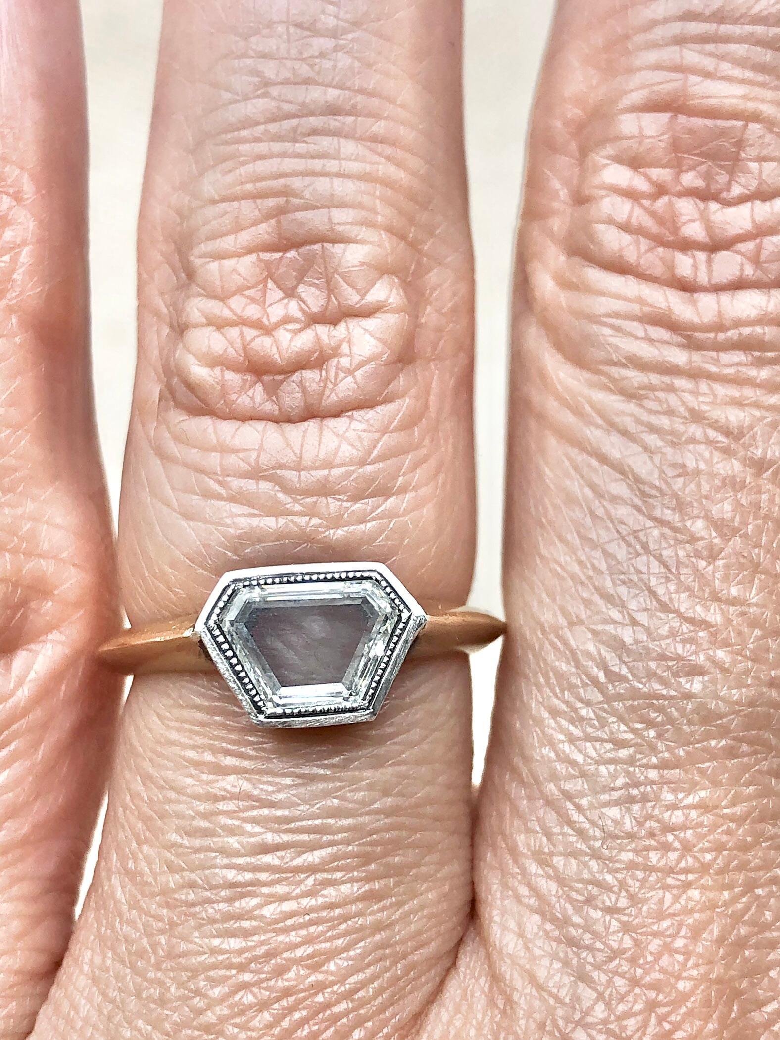 Studio made portrait cut diamond solitaire ring In New Condition For Sale In New York, NY