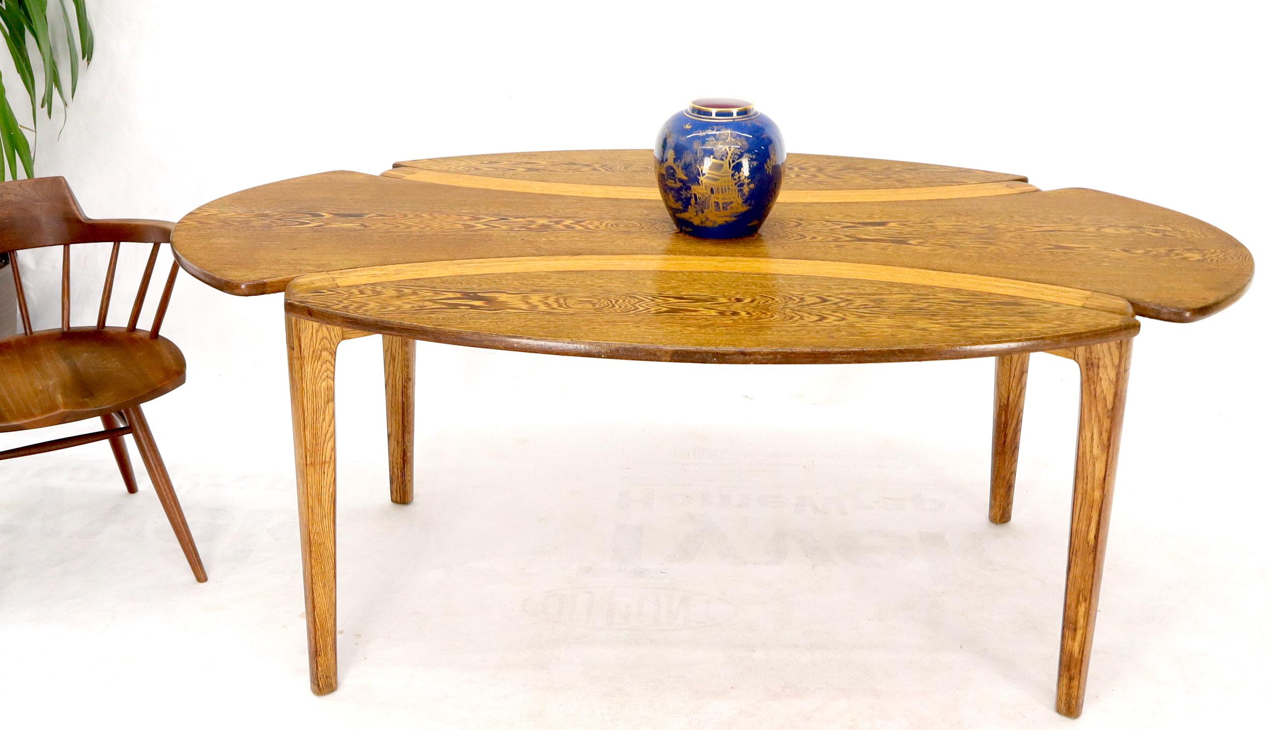 Studio Made Sculptural Legs Oval Shape Dining Table on Tapered Legs In Good Condition For Sale In Rockaway, NJ