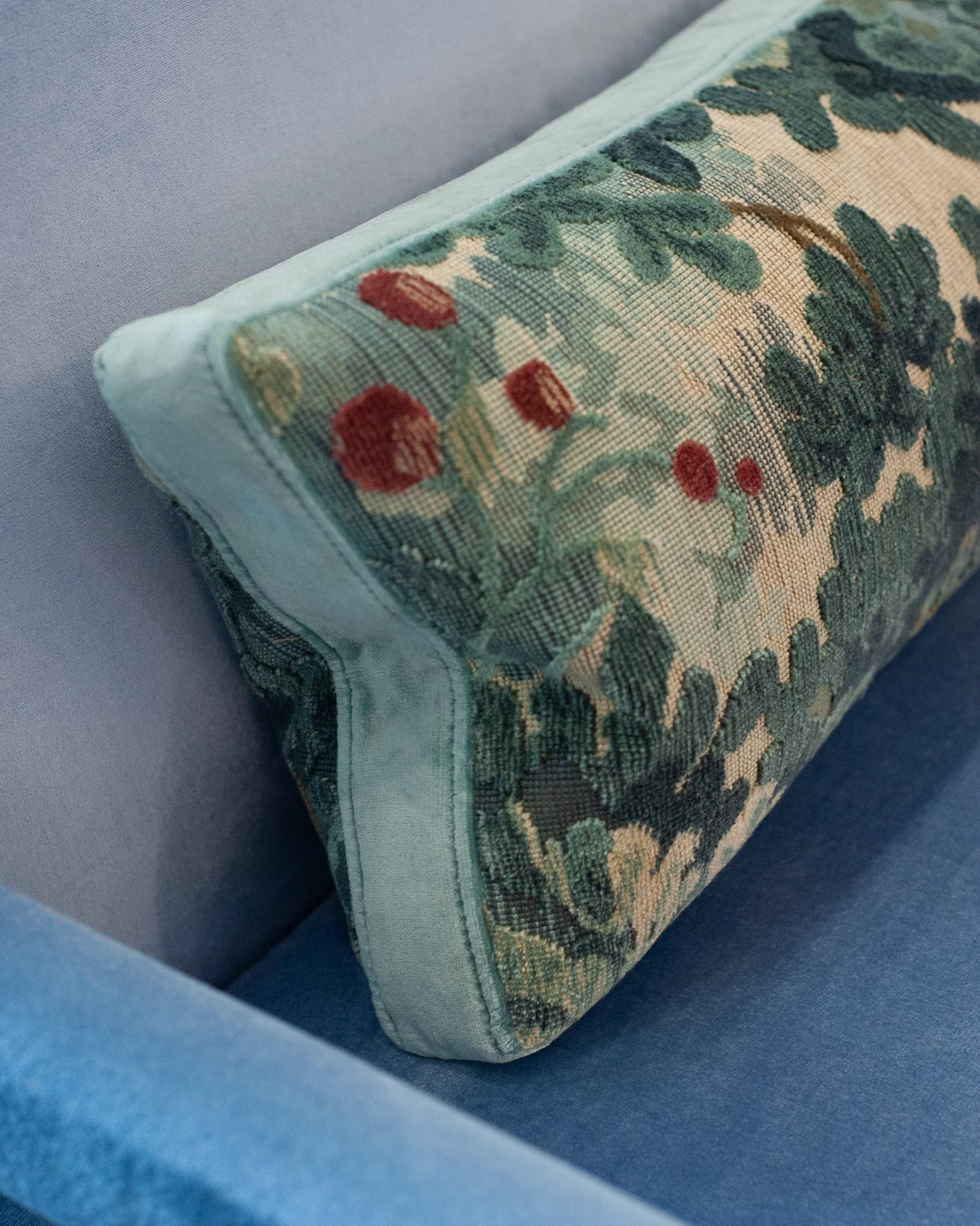 XXIe siècle et contemporain Oreiller de tapisserie en velours de lin bleu 