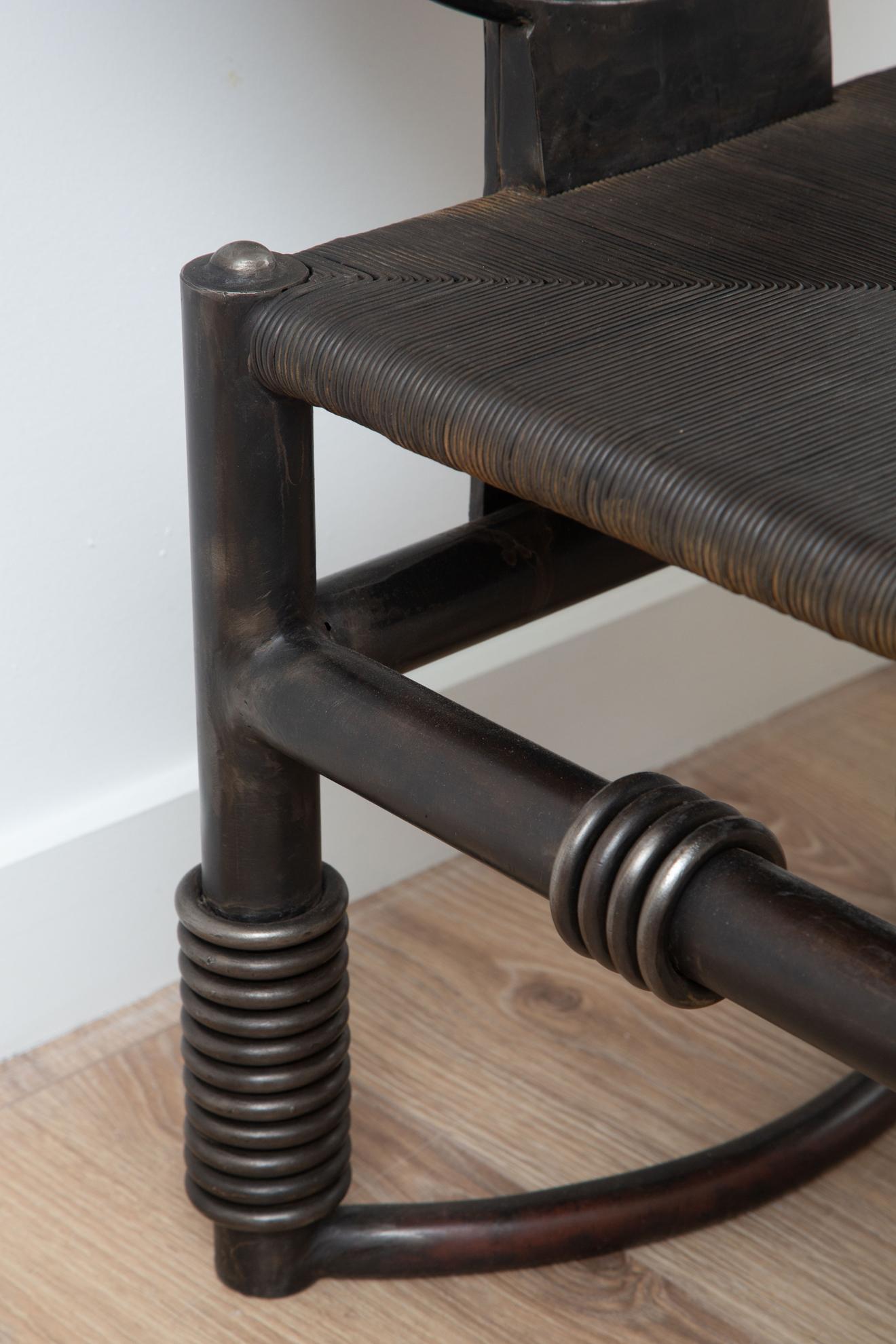Métal Sculpture de chaise en métal de l'atelier, en stock en vente