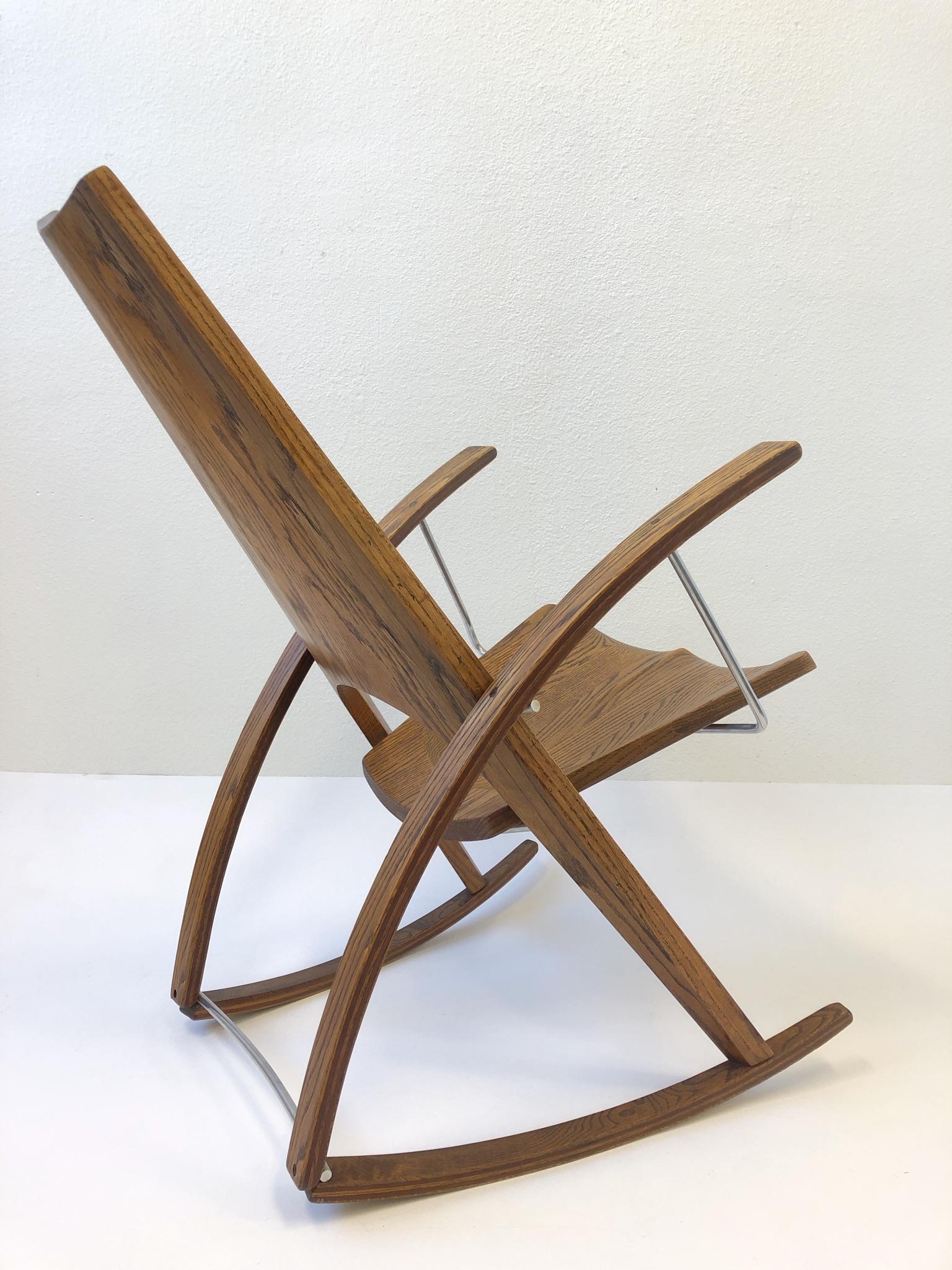 Rocking Chair aus Eiche und Edelstahl von Leon Mayer, Studio (Moderne) im Angebot