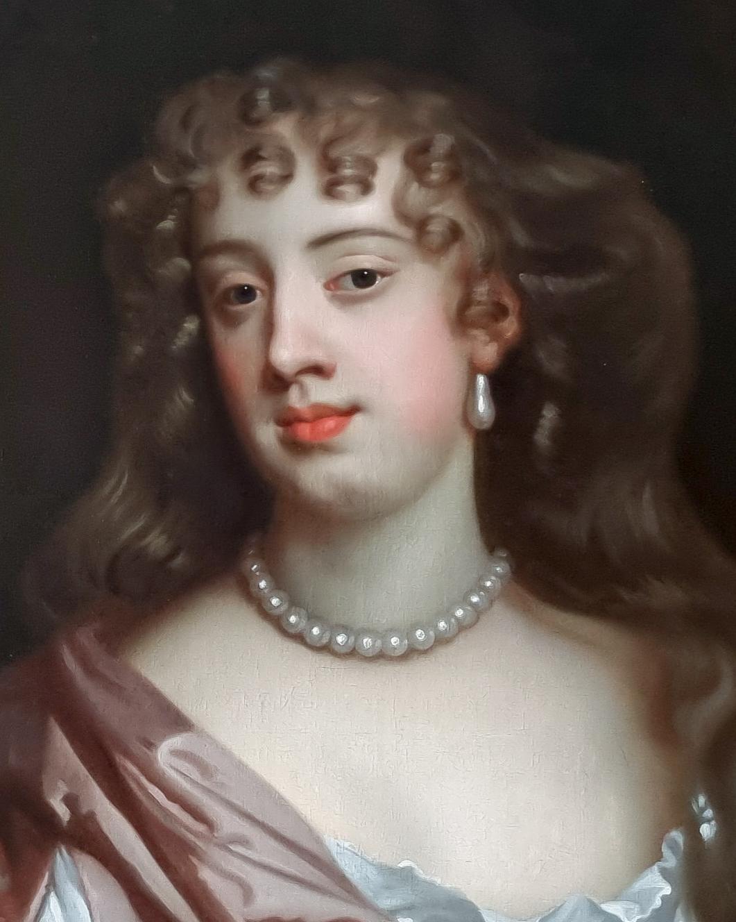 Ce portrait élégant et magnifique représente Lady Anna Maria Brudenell, comtesse de Shrewsbury.  Présenté par Titan Fine Art, il s'agit d'un excellent exemple de portrait baroque anglais.  Méticuleusement rendu, le modèle est de trois quarts de