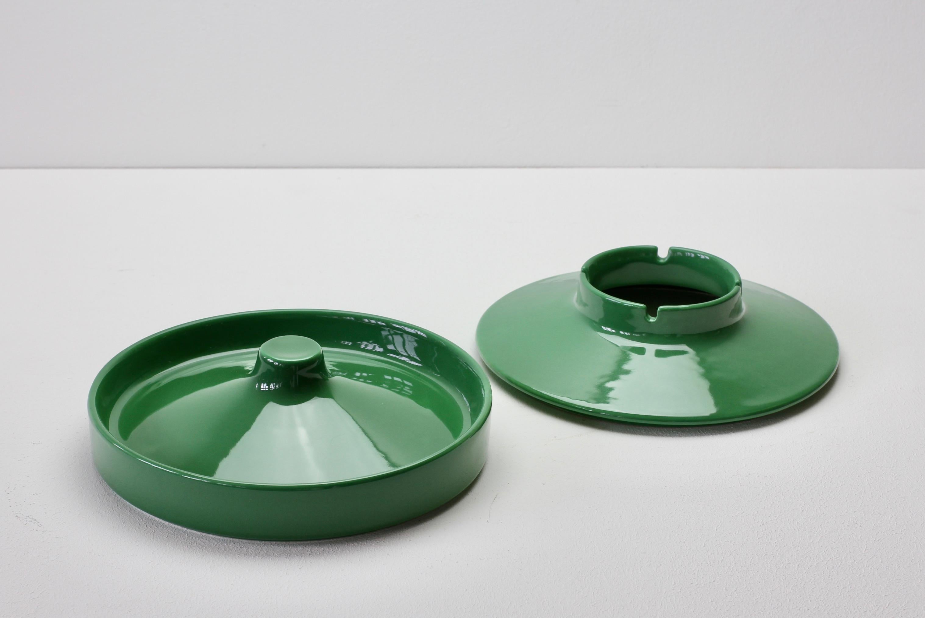 Studio O.P.I. for Gabbianelli Vintage Ceramic Green Ashtray 'New Old Stock' For Sale 5