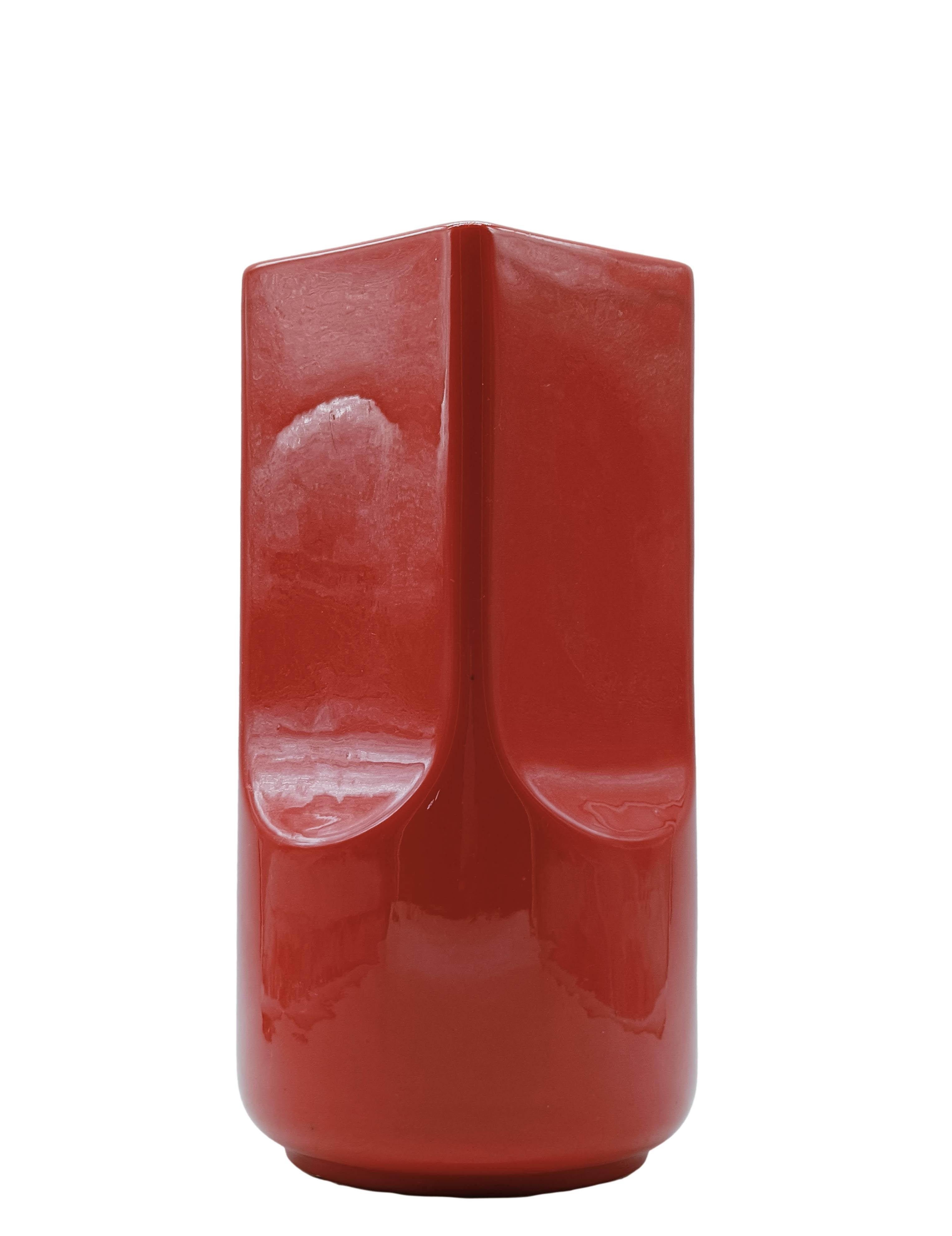 Studio O.P.I. für Gabbianelli Rote Keramikvase, Italien 1970er Jahre (Moderne der Mitte des Jahrhunderts) im Angebot