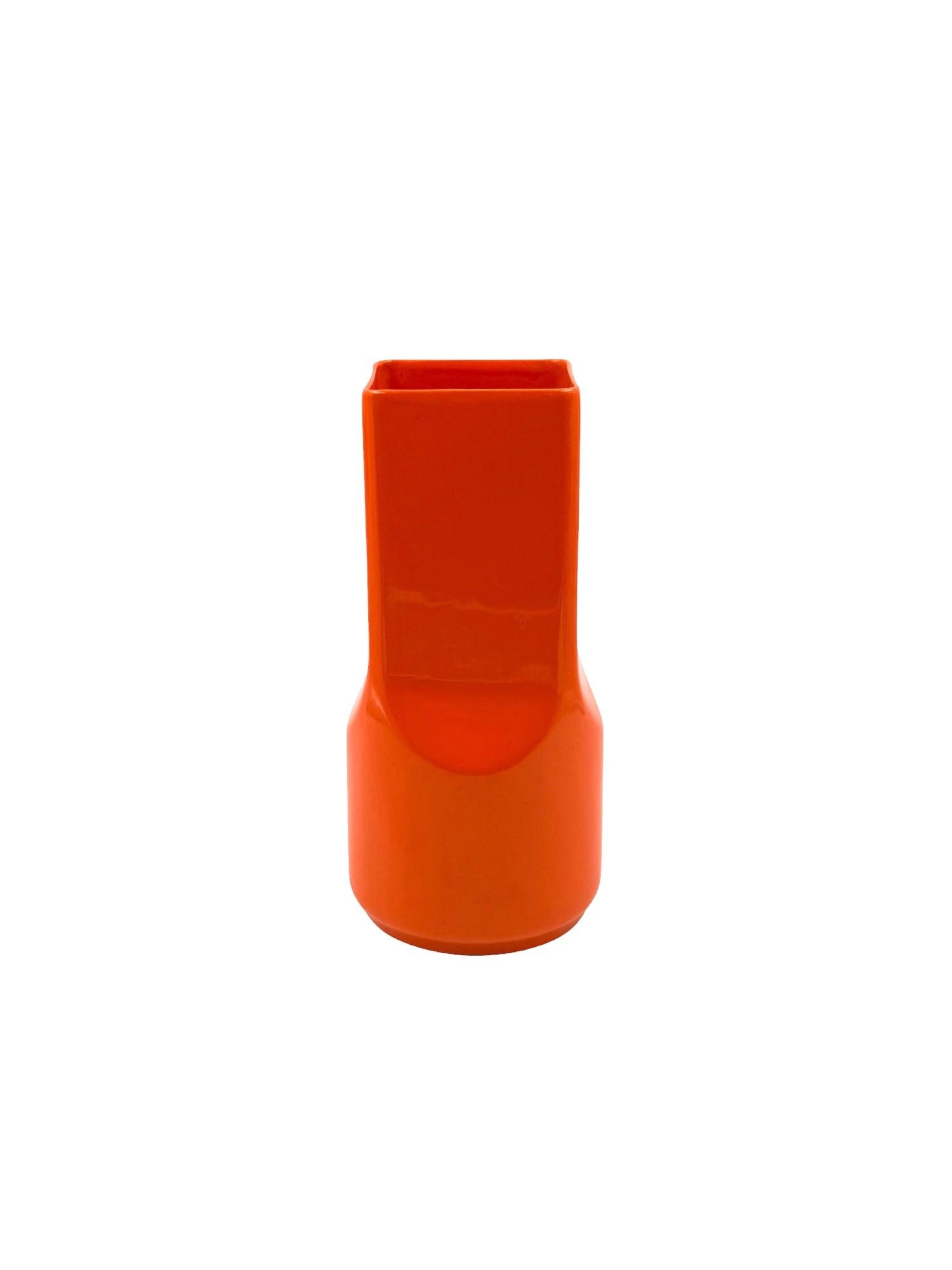 Studio Opi, space age orange ceramic vase, Gabbianelli Italy ca. 1960 in vendita 3