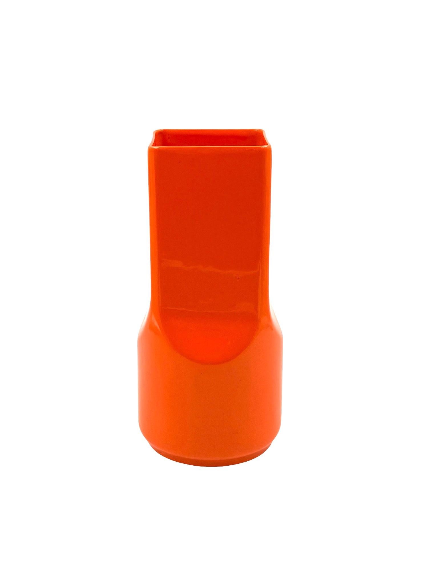 Studio Opi, space age orange ceramic vase, Gabbianelli Italy ca. 1960 in vendita 4