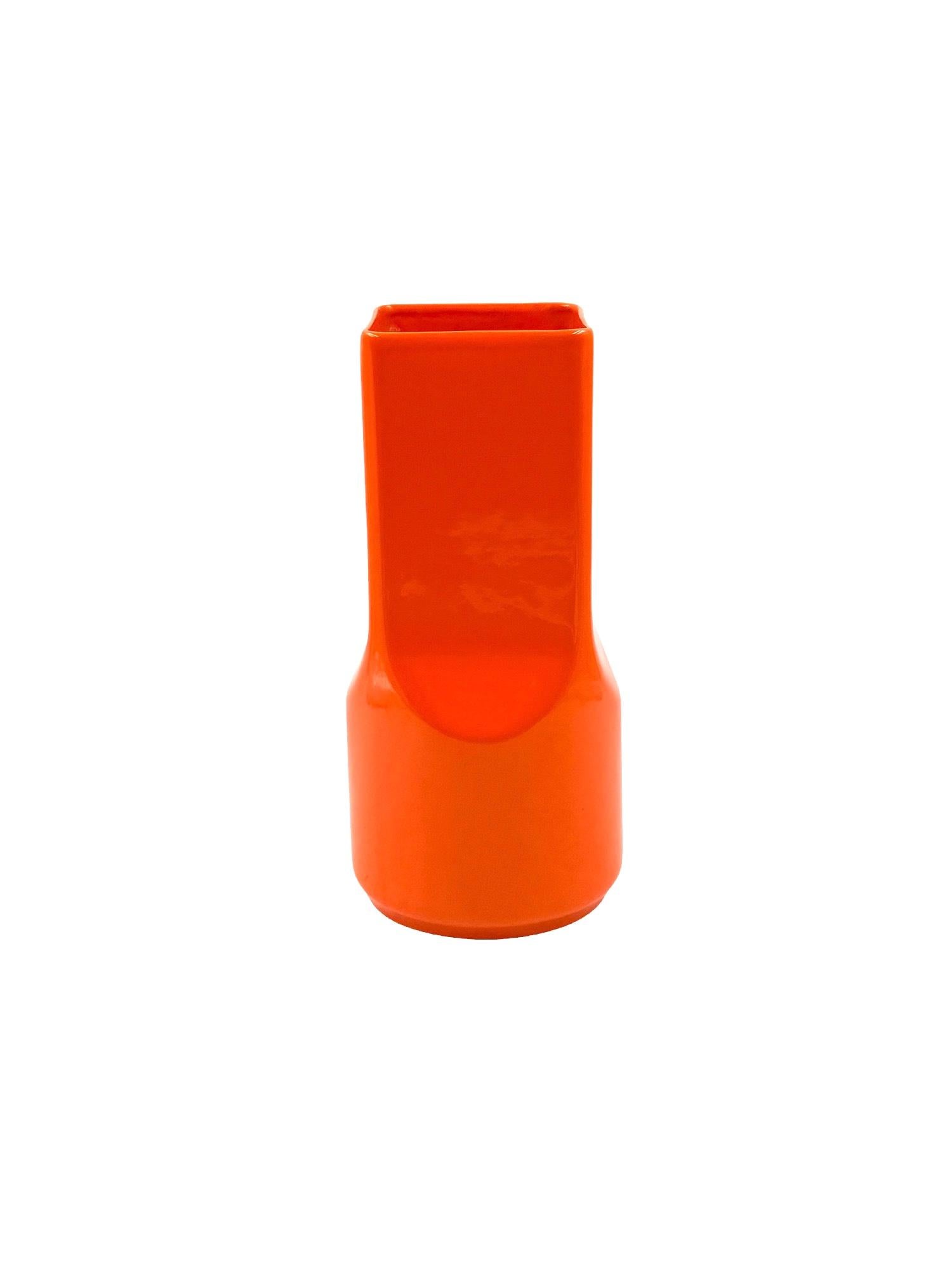 Studio Opi, space age orange ceramic vase, Gabbianelli Italy ca. 1960 in vendita 6