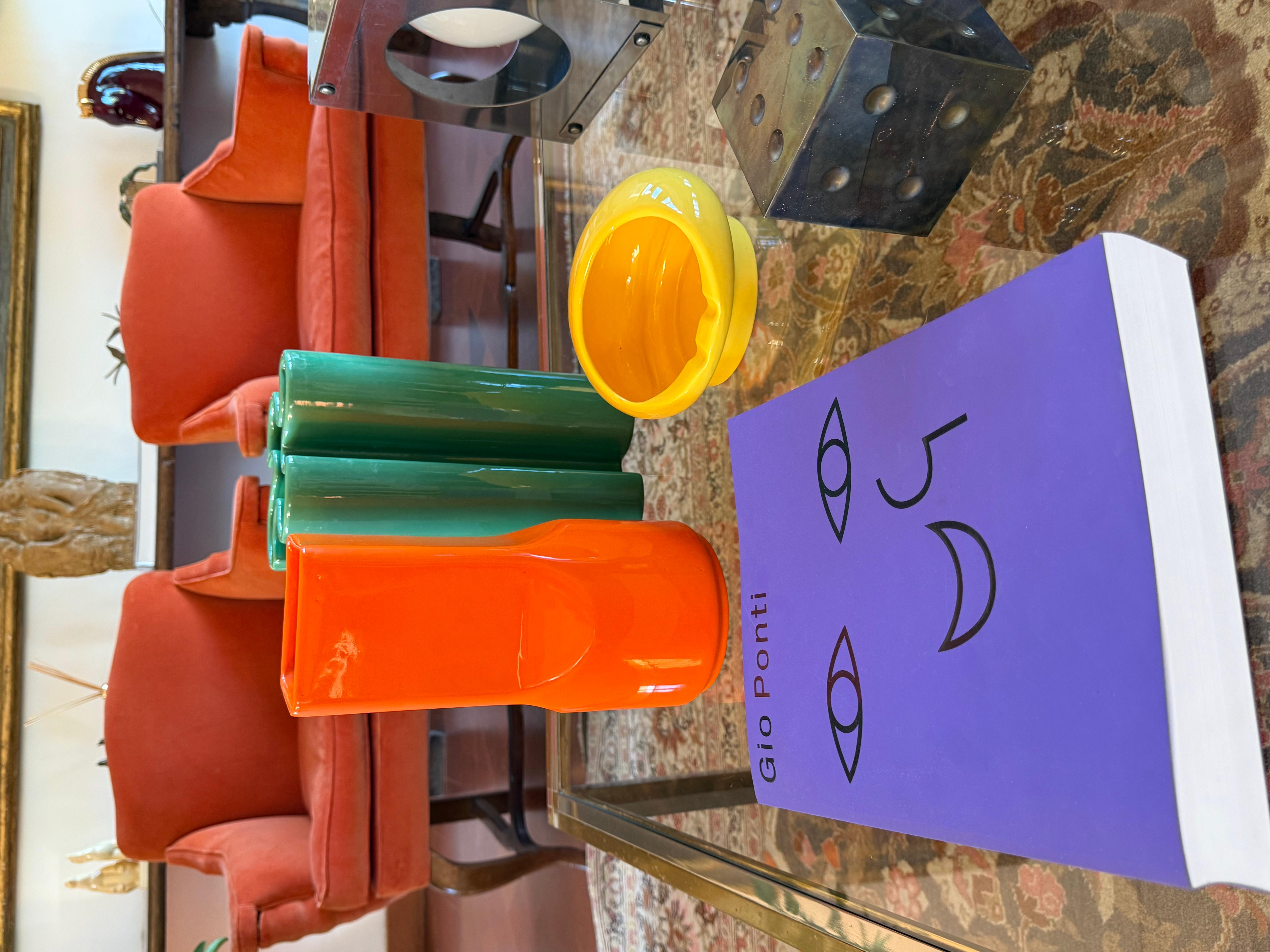 Italian Studio Opi, space age orange ceramic vase, Gabbianelli Italy ca. 1960 in vendita