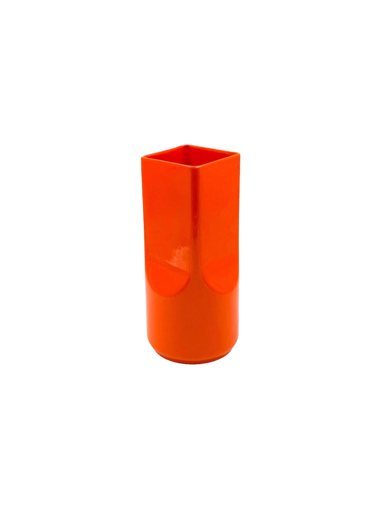 Studio Opi, space age orange ceramic vase, Gabbianelli Italy ca. 1960 in vendita 1
