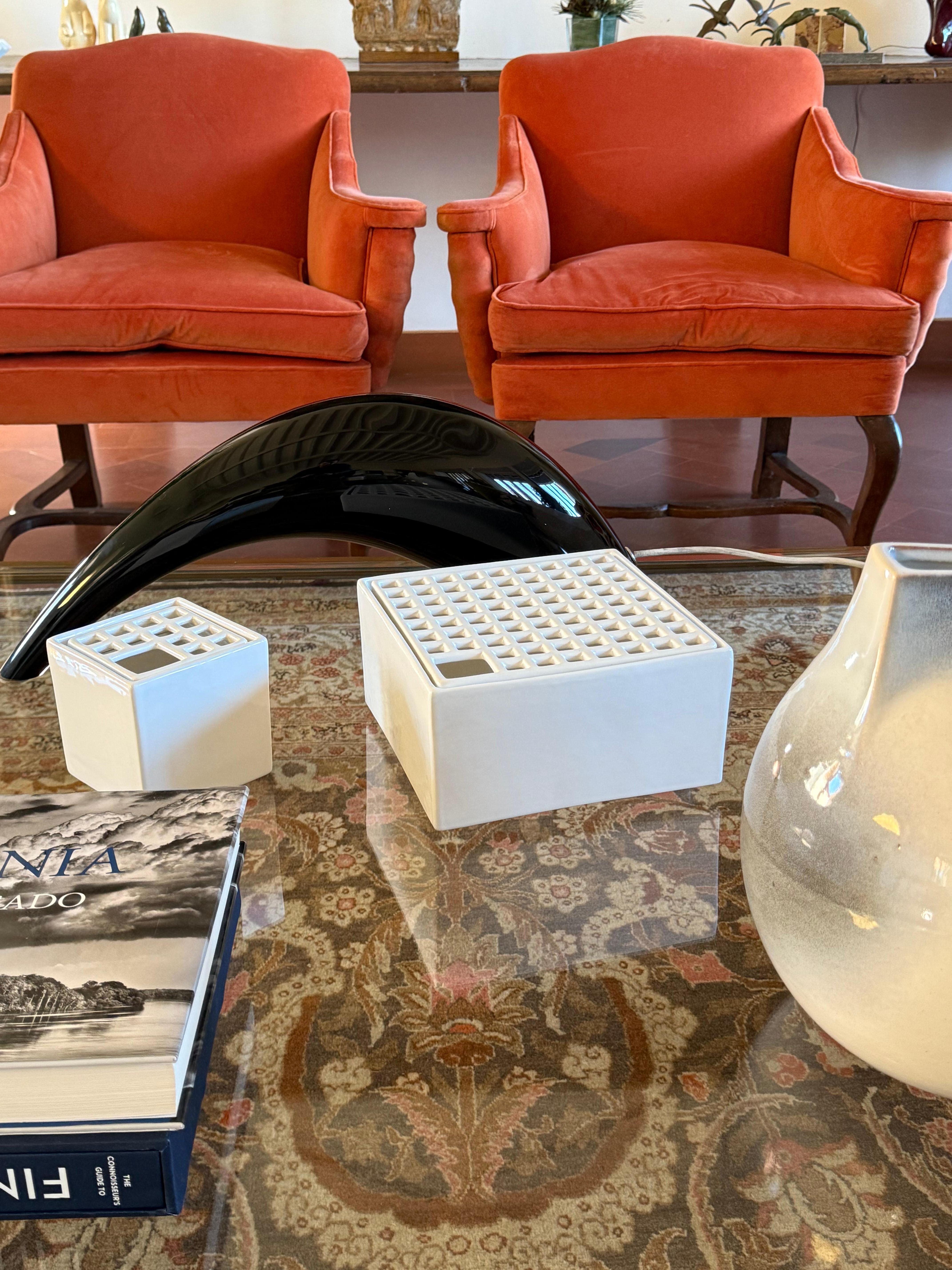 Ceramica Studio Opi, White space age mod. Ikebana C ceramic vase, Gabbianelli Italy 1970 in vendita